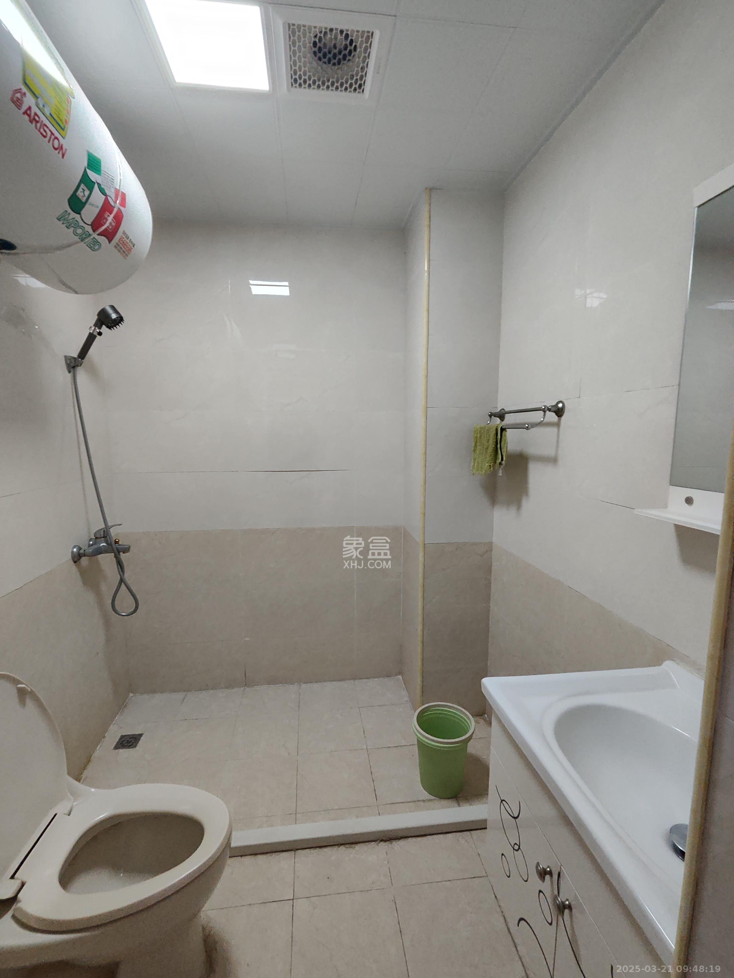 水月林公寓（建行宿舍）  4室2厅2卫   3600.00元/月室内图