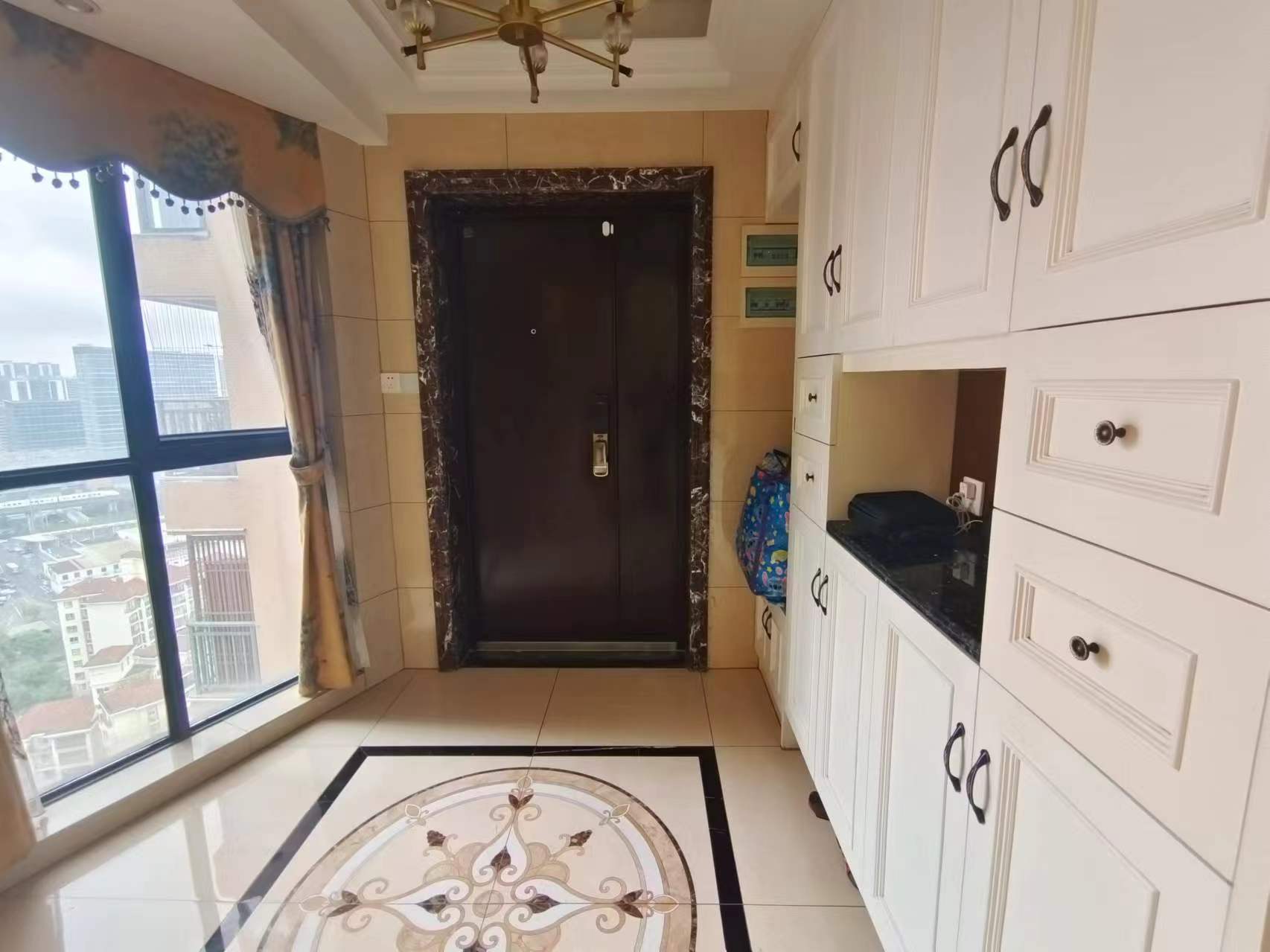 四季华庭-阳光华府 4室2厅2卫 270.0万 四季华庭-阳光华府 4室2厅2卫 270.0万室内图