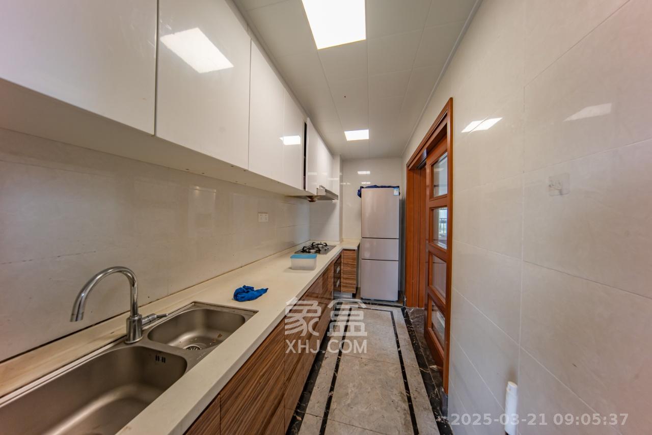 中海国际五期  4室2厅1卫    3000.0元/月 中海国际五期  4室2厅1卫    3000.0元/月室内图