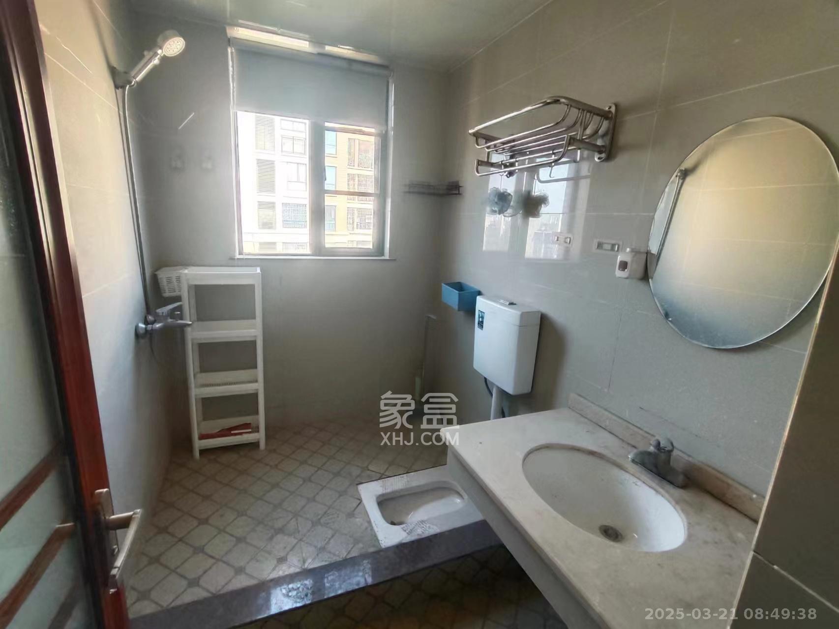 湘诚嘉园 2室2厅1卫 1900.0元/月 湘诚嘉园 2室2厅1卫 1900.0元/月室内图