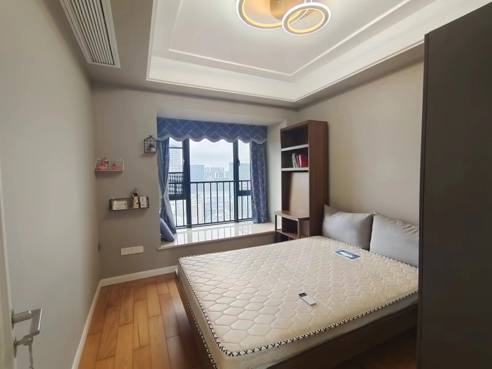 四季华庭-阳光华府 4室2厅2卫 270.0万 四季华庭-阳光华府 4室2厅2卫 270.0万室内图