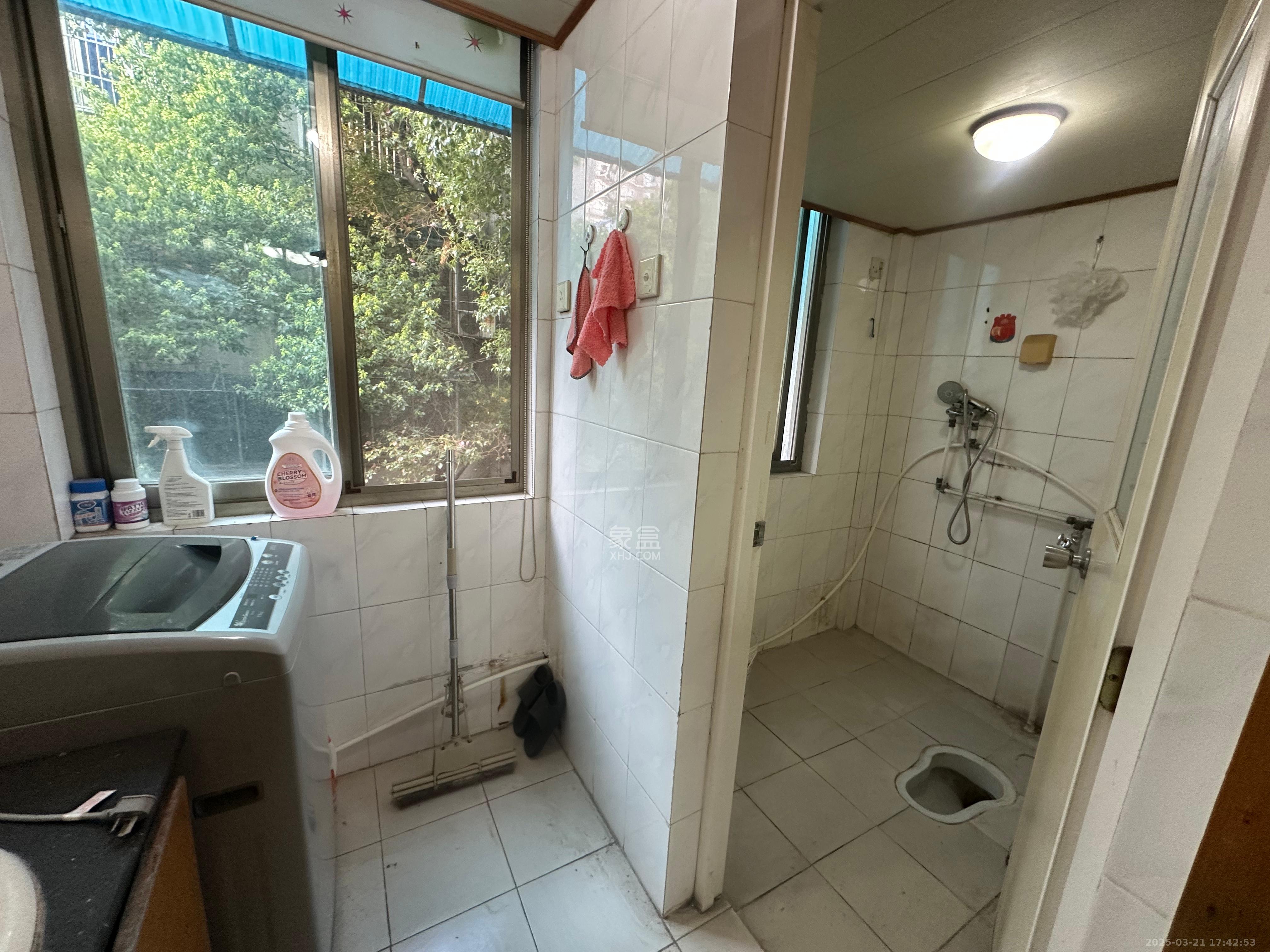 赤岗小区(一二三片) 2室2厅1卫 1900.0元/月 赤岗小区(一二三片) 2室2厅1卫 1900.0元/月室内图