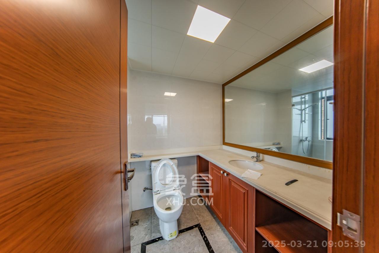 中海国际五期  4室2厅1卫    3000.0元/月 中海国际五期  4室2厅1卫    3000.0元/月室内图