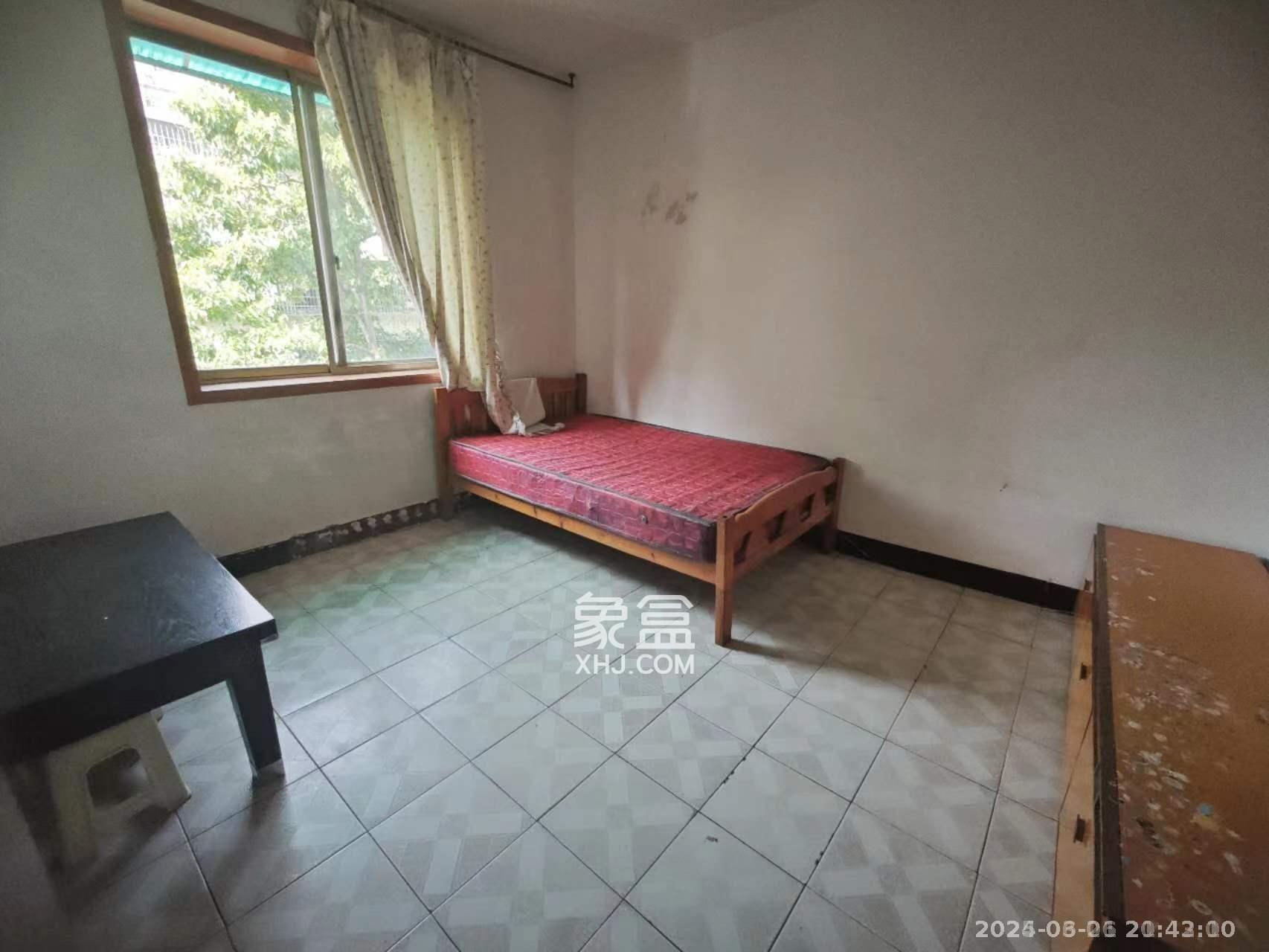 红旗区三片  2室1厅1卫    1500.0元/月 红旗区三片  2室1厅1卫    1500.0元/月室内图1