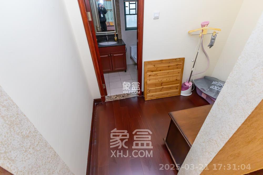 恒大名都  3室2厅2卫   2200.00元/月室内图