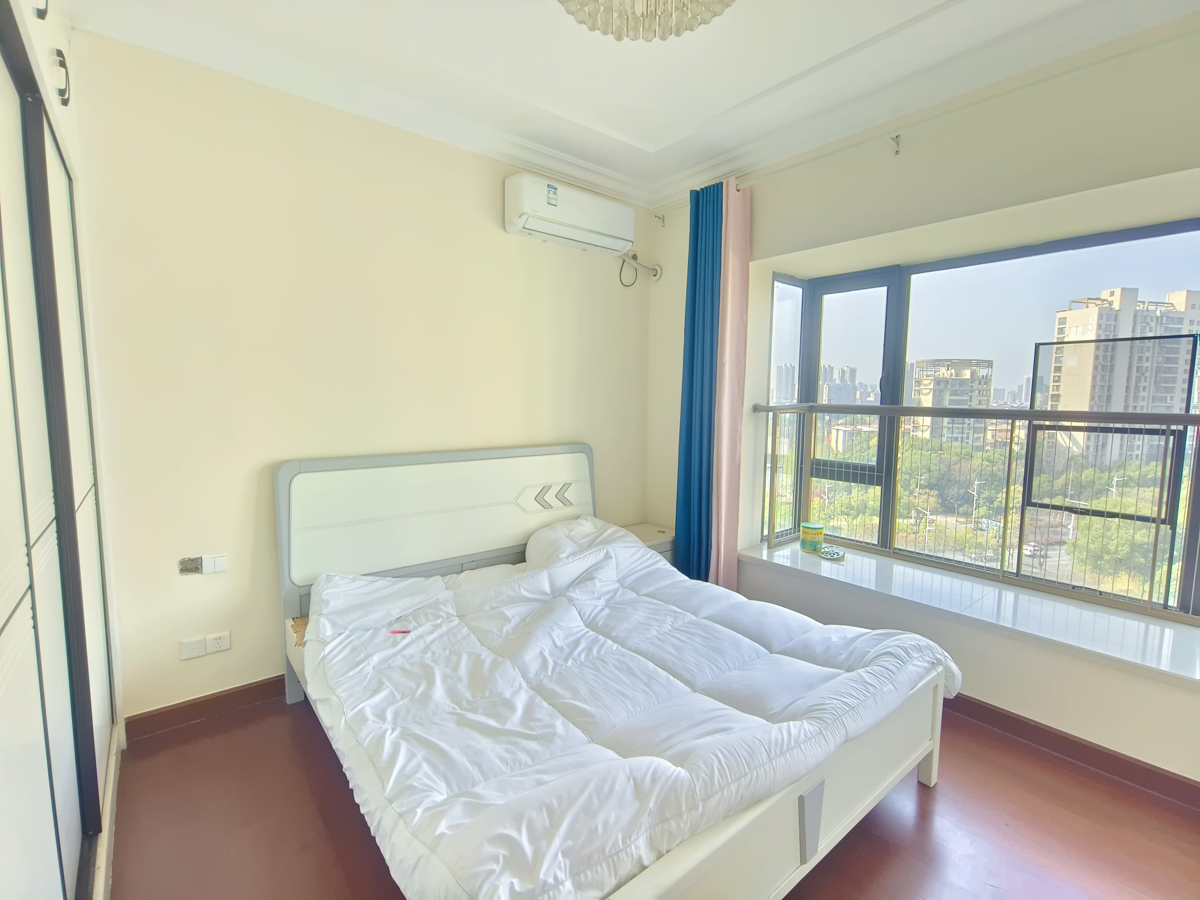 恒大华府 3室2厅1卫 1500.0元/月 恒大华府 3室2厅1卫 1500.0元/月室内图