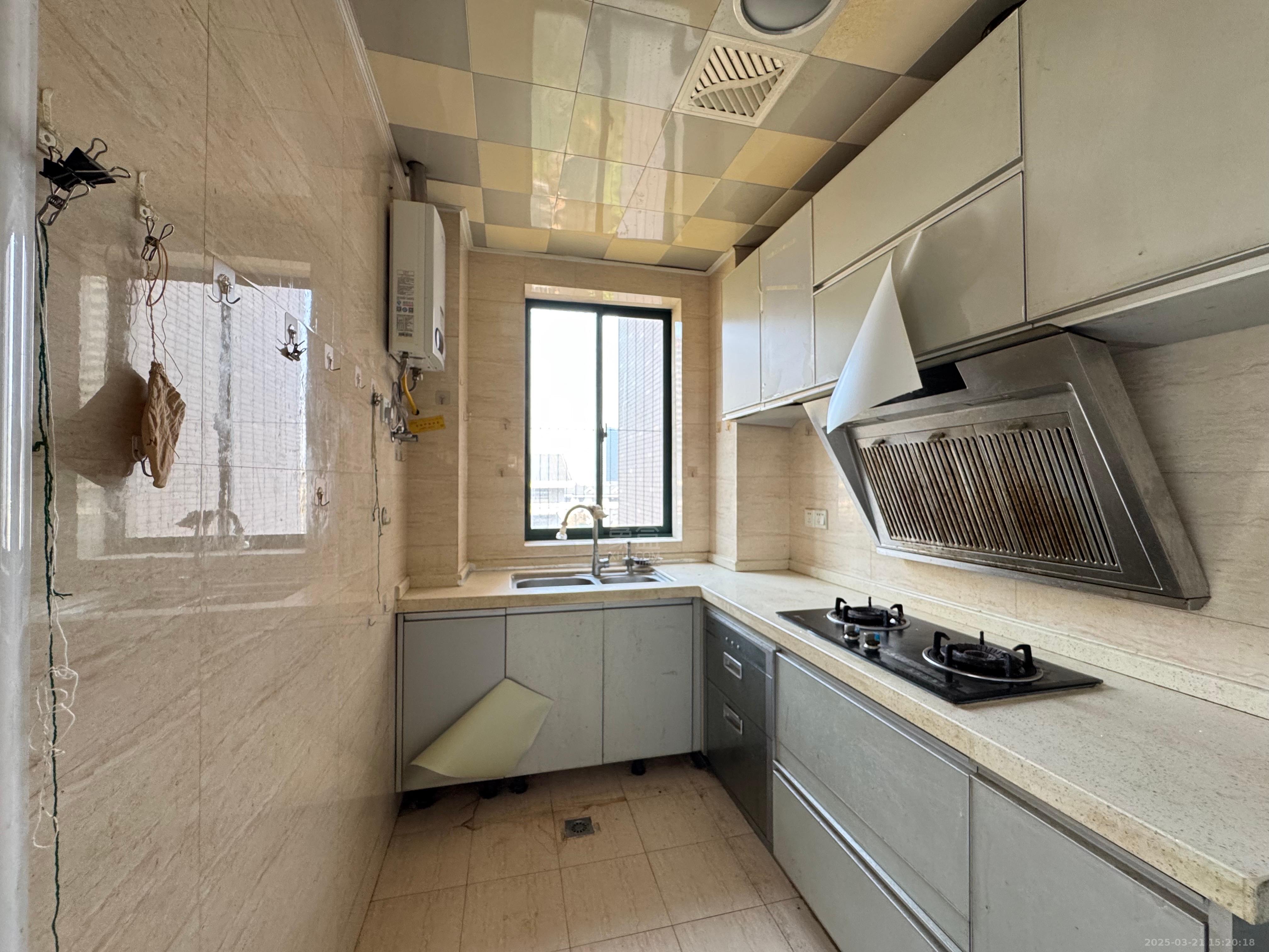 香山美境 3室2厅1卫 1700.0元/月 香山美境 3室2厅1卫 1700.0元/月室内图