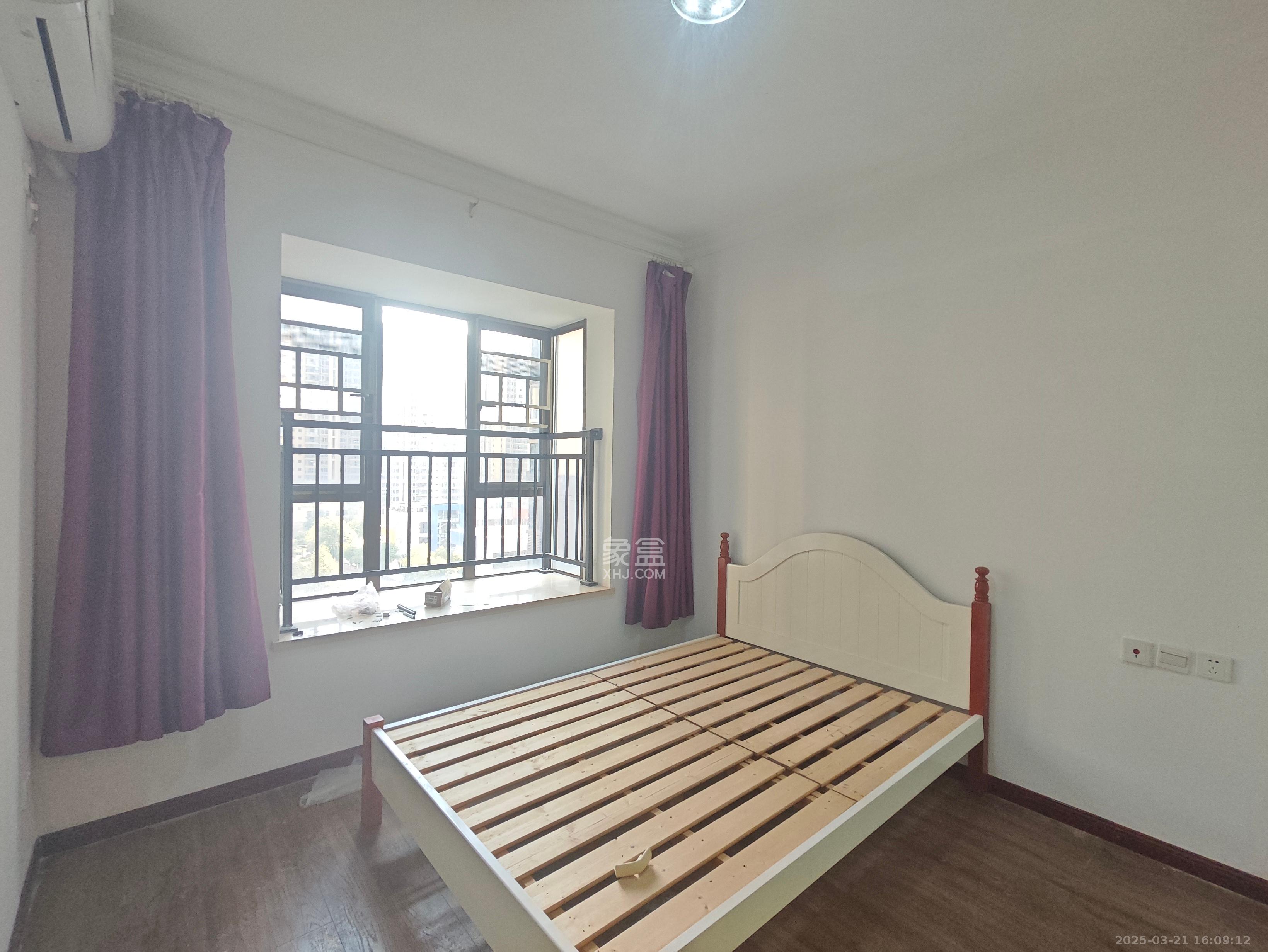 江山帝景哈佛  3室2厅1卫    2200.0元/月 江山帝景哈佛  3室2厅1卫    2200.0元/月室内图