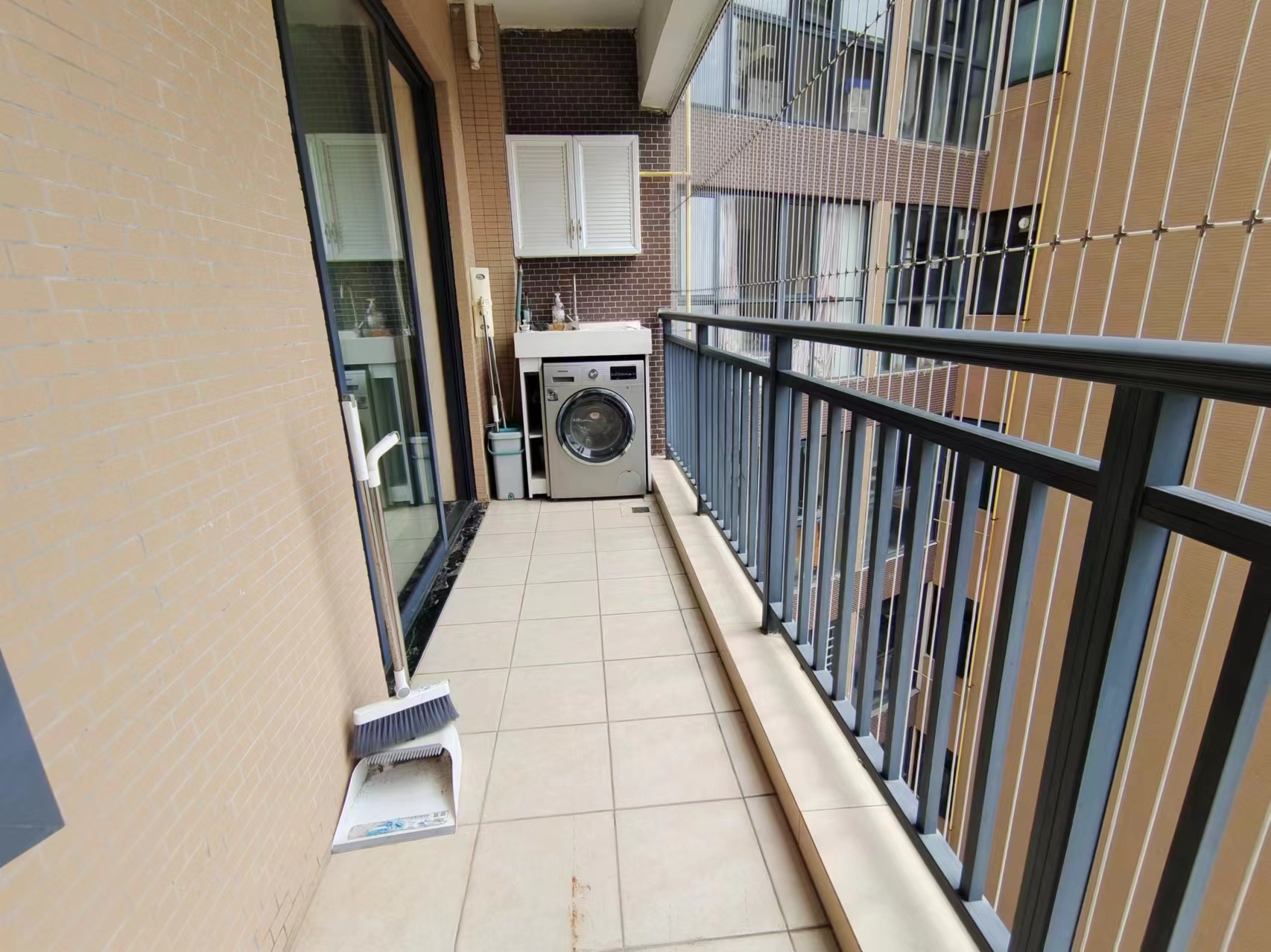 四季华庭-阳光华府 4室2厅2卫 270.0万 四季华庭-阳光华府 4室2厅2卫 270.0万室内图