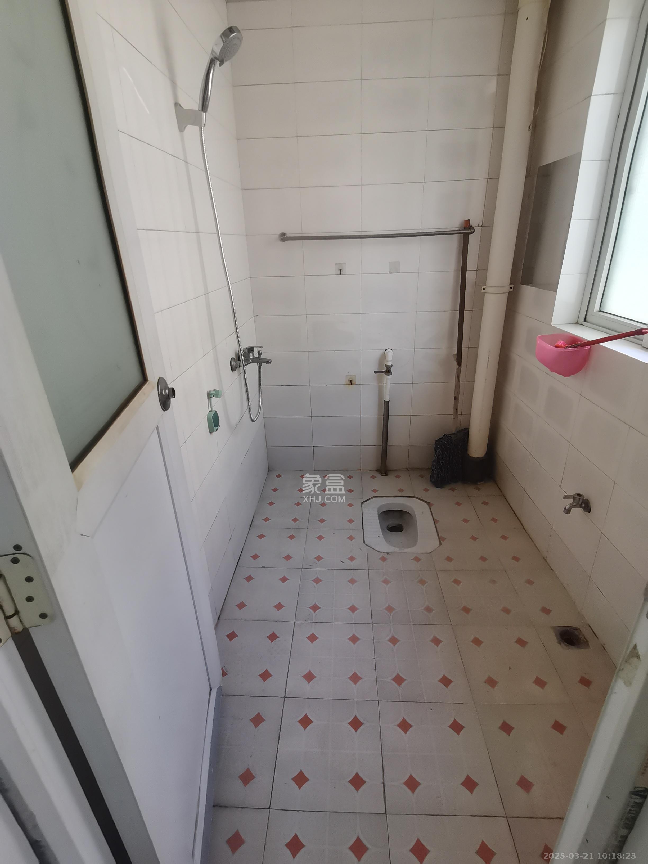 松雅安置小区 3室2厅1卫 900.0元/月 松雅安置小区 3室2厅1卫 900.0元/月室内图