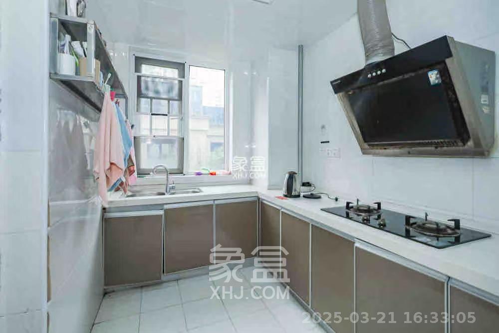 保利西海岸B区  2室2厅1卫   2600.00元/月室内图