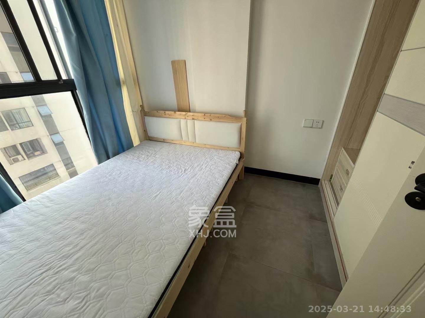 中交里城  1室1厅1卫   1800.00元/月