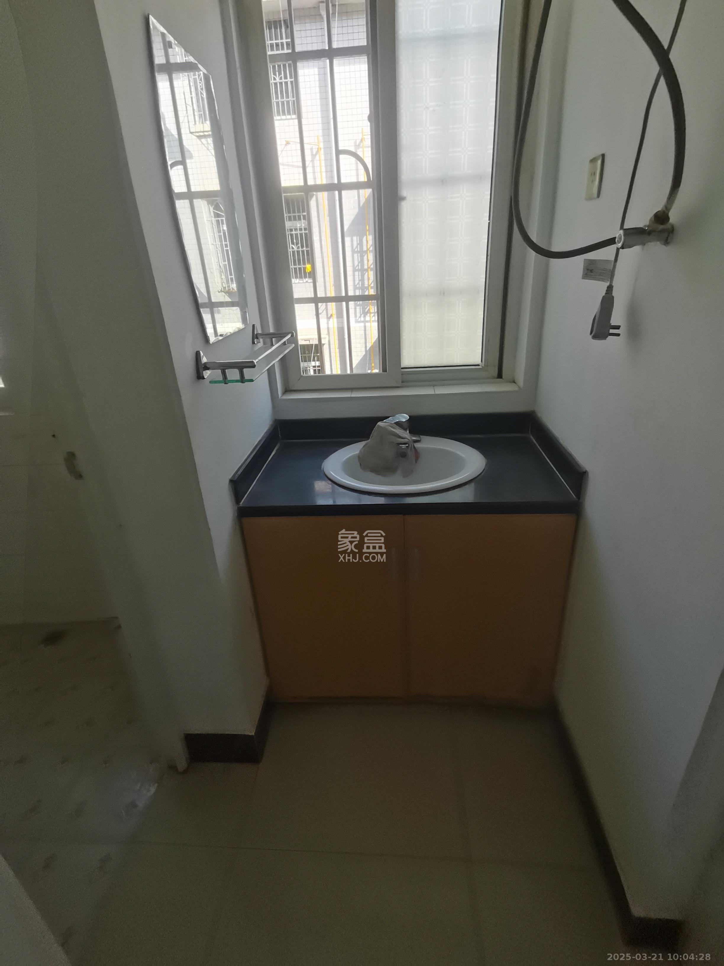 松雅安置小区  2室1厅1卫   900.00元/月室内图
