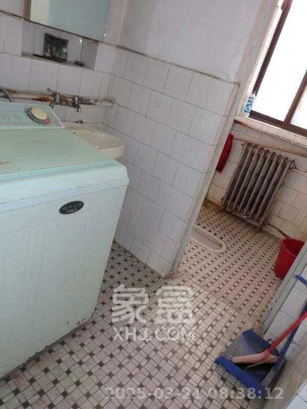 广电南院宿舍 2室1厅1卫 1400.0元/月 广电南院宿舍 2室1厅1卫 1400.0元/月室内图