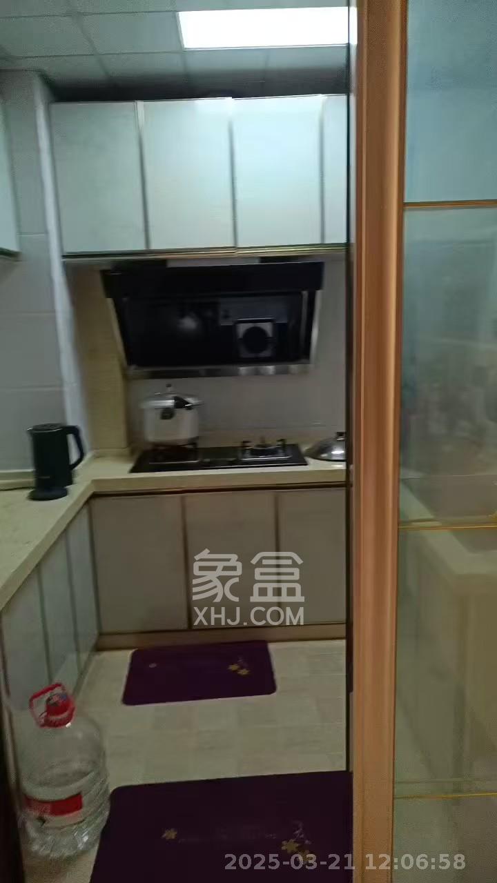 凯富南方鑫城 3室2厅2卫 2800.0元/月 凯富南方鑫城 3室2厅2卫 2800.0元/月室内图