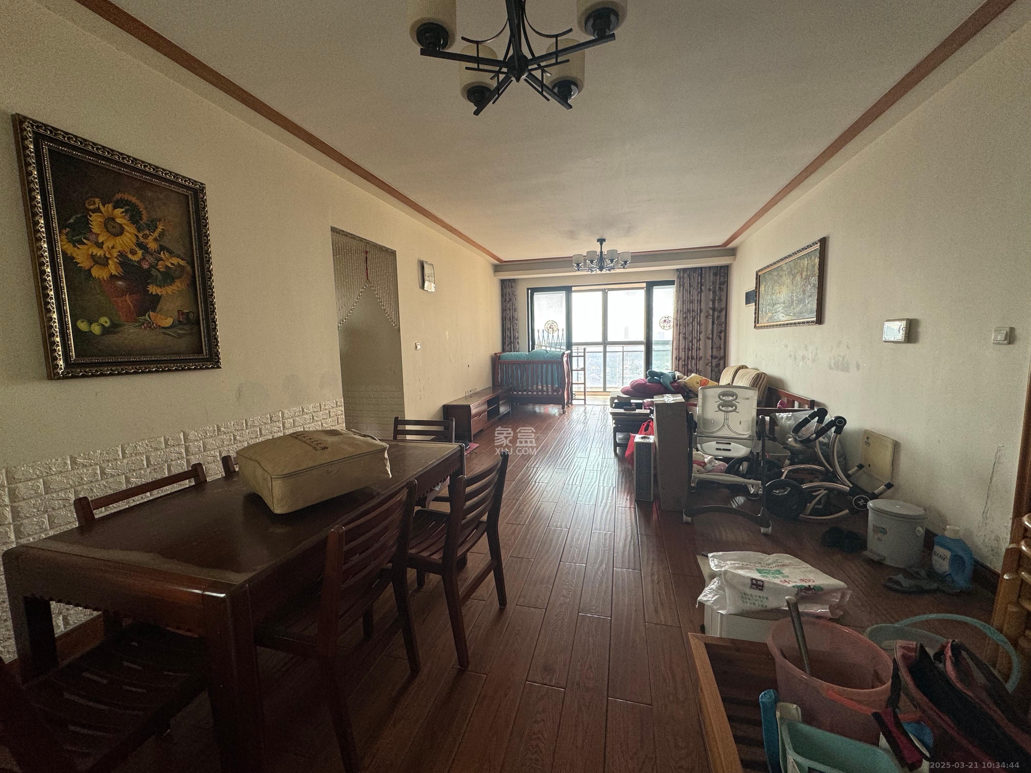 松雅湖金岸 3室2厅2卫 2500.0元/月 松雅湖金岸 3室2厅2卫 2500.0元/月室内图