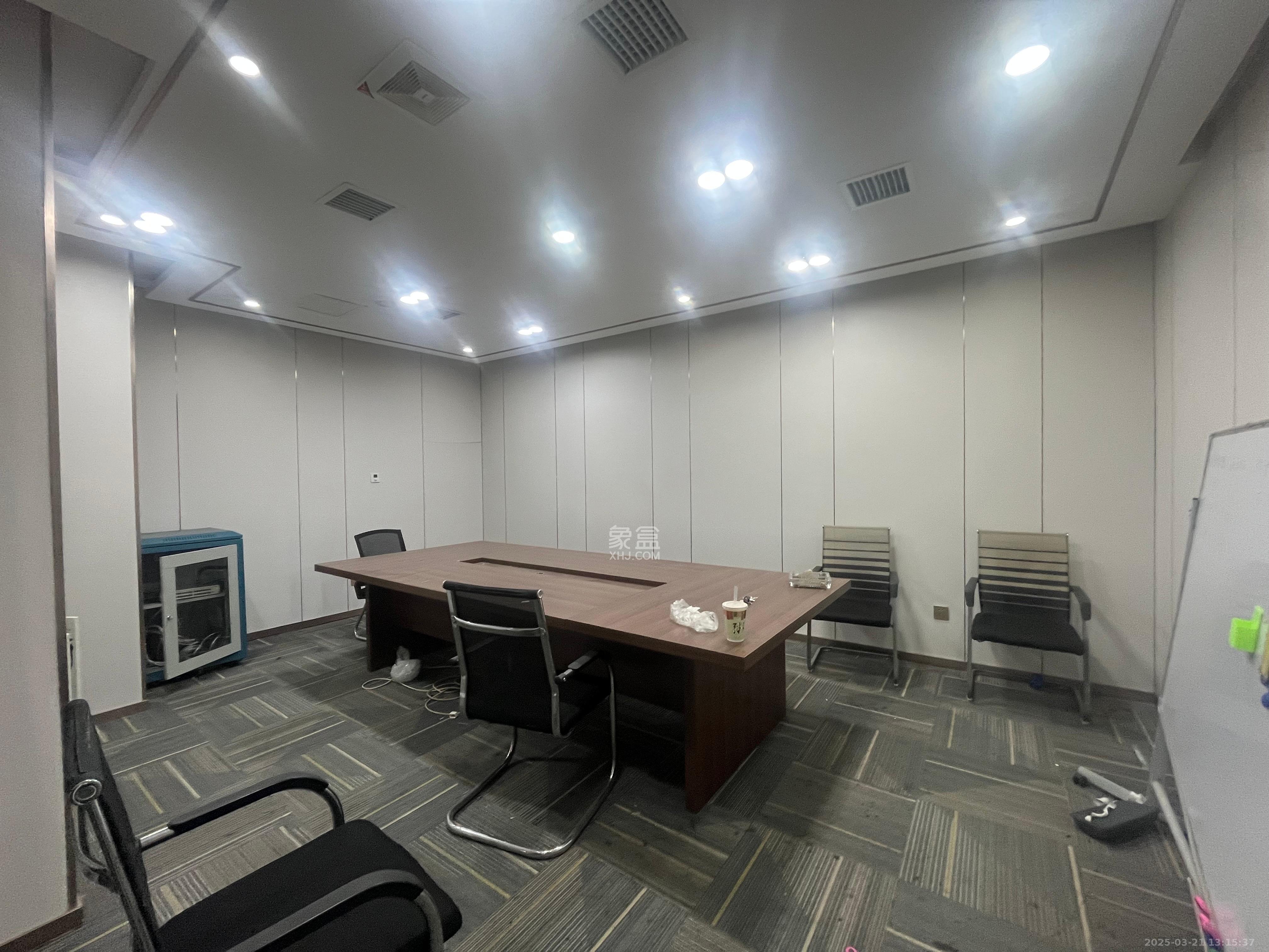 星城荣域   330.0㎡      12000.0元/月室内图