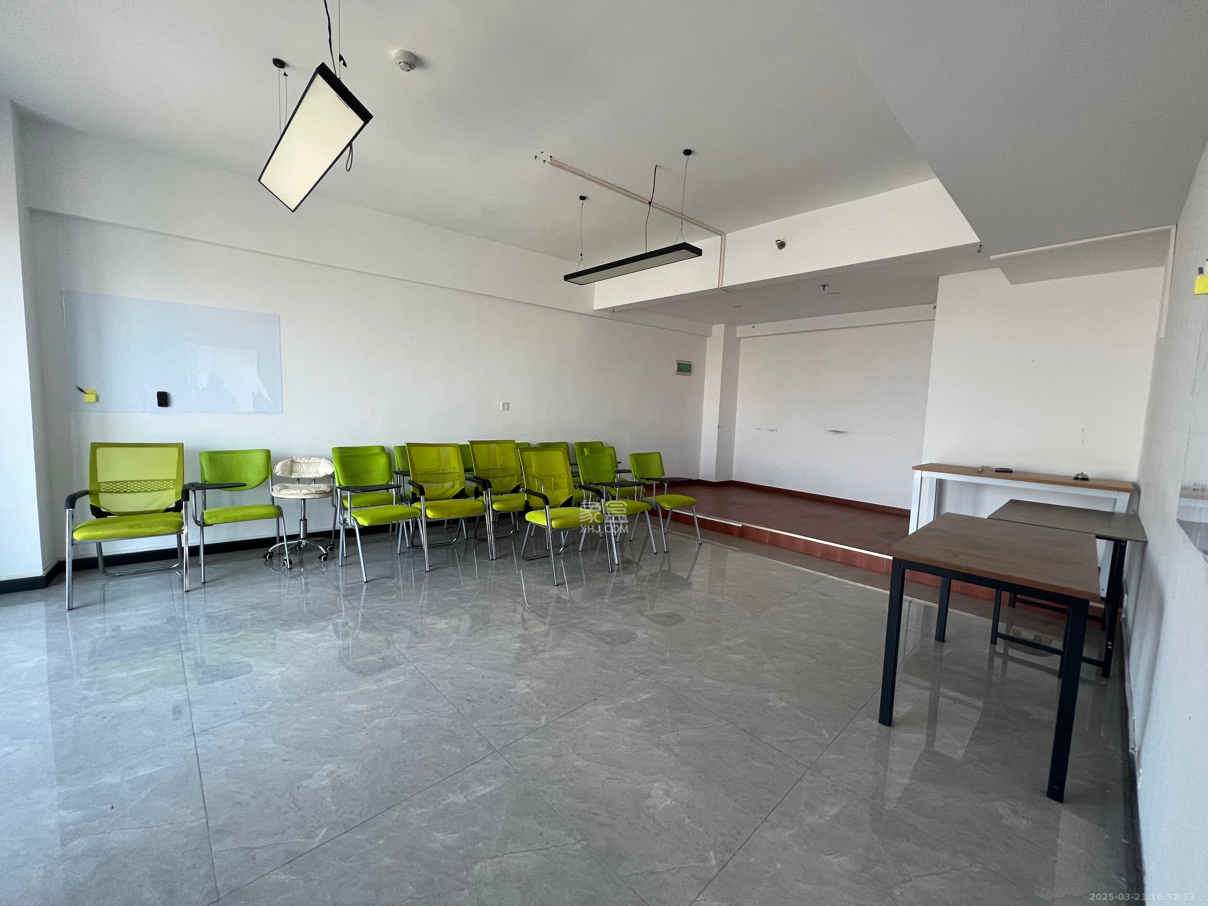 博长山水香颐 5室0厅0卫 11500.0元/月 博长山水香颐 5室0厅0卫 11500.0元/月室内图