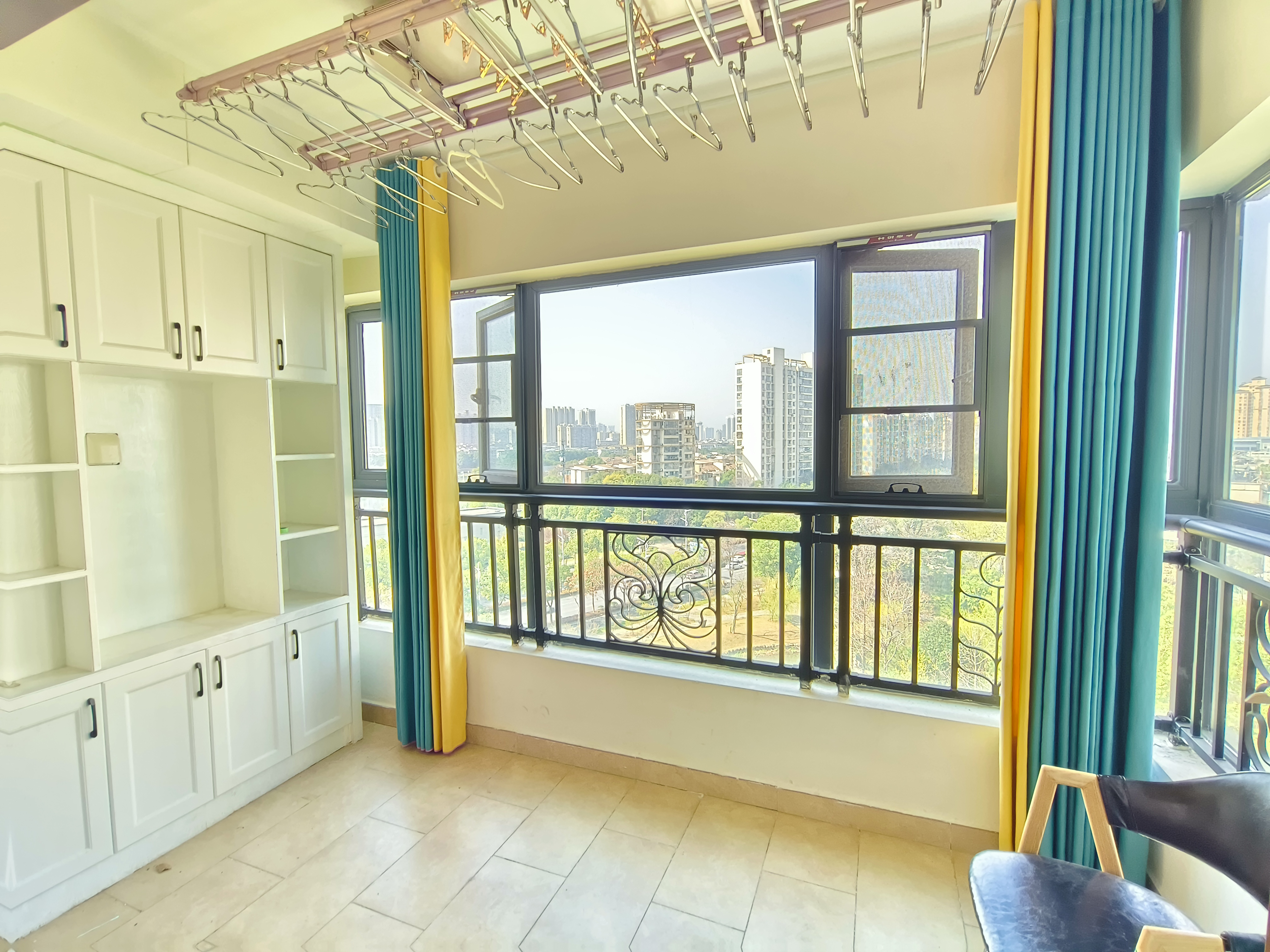 恒大华府 3室2厅1卫 1500.0元/月 恒大华府 3室2厅1卫 1500.0元/月室内图