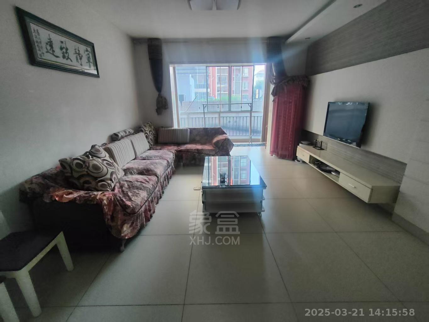 庐山恋 3室1厅1卫 1700.0元/月 庐山恋 3室1厅1卫 1700.0元/月室内图