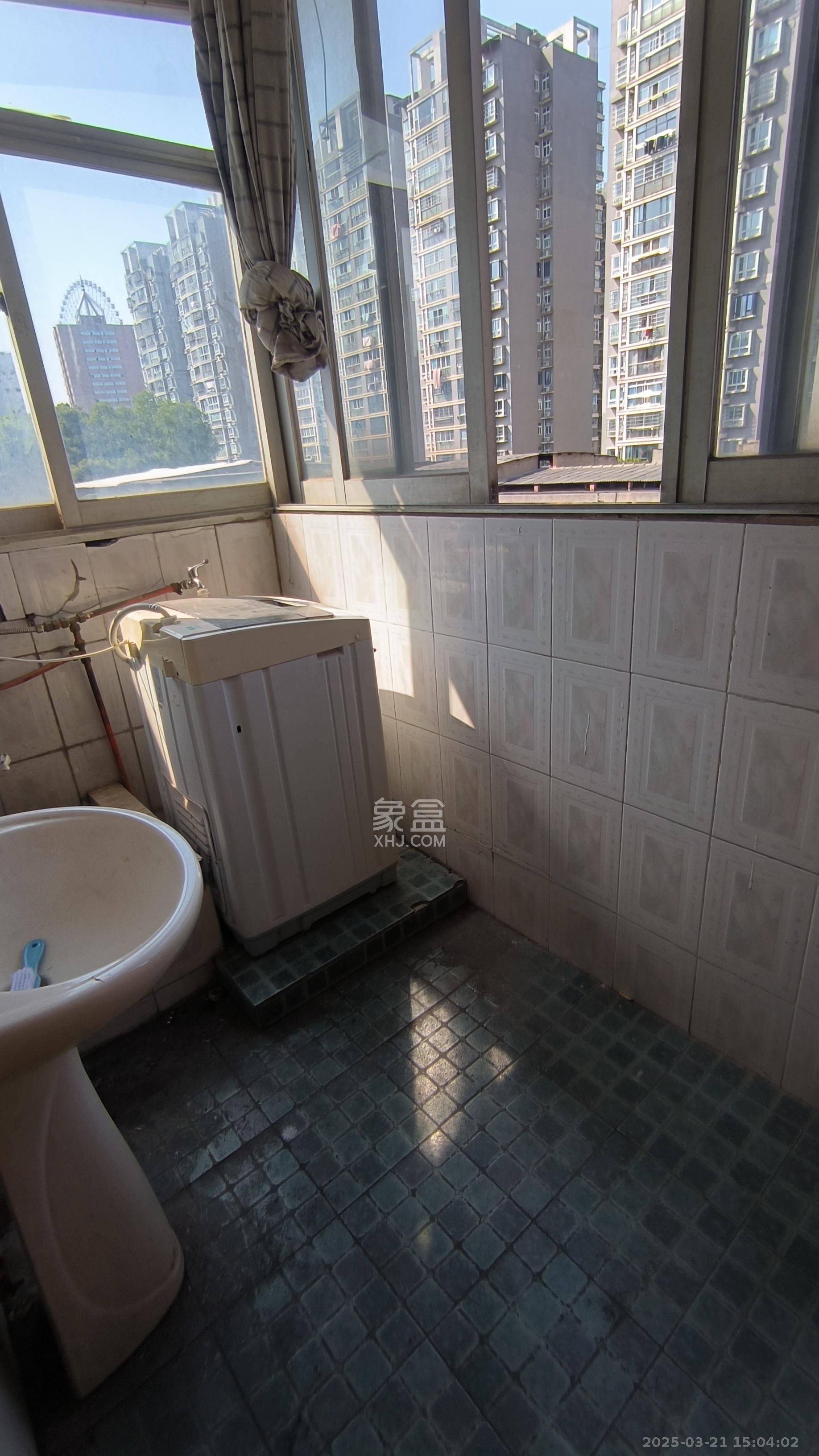 红旗综合安置楼  2室2厅1卫   900.00元/月室内图
