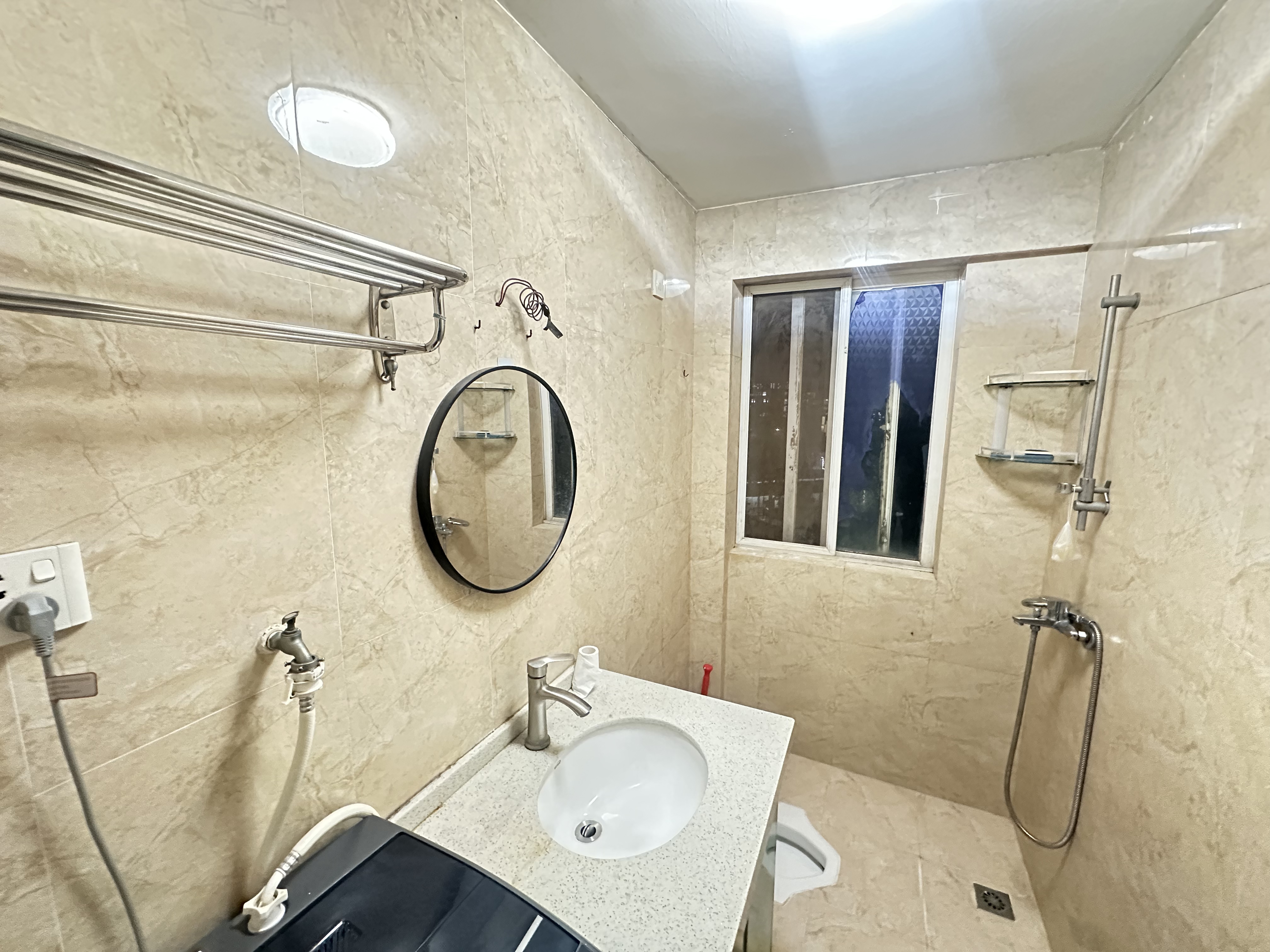 海悦国际  2室1厅1卫    2200.0元/月 海悦国际  2室1厅1卫    2200.0元/月室内图