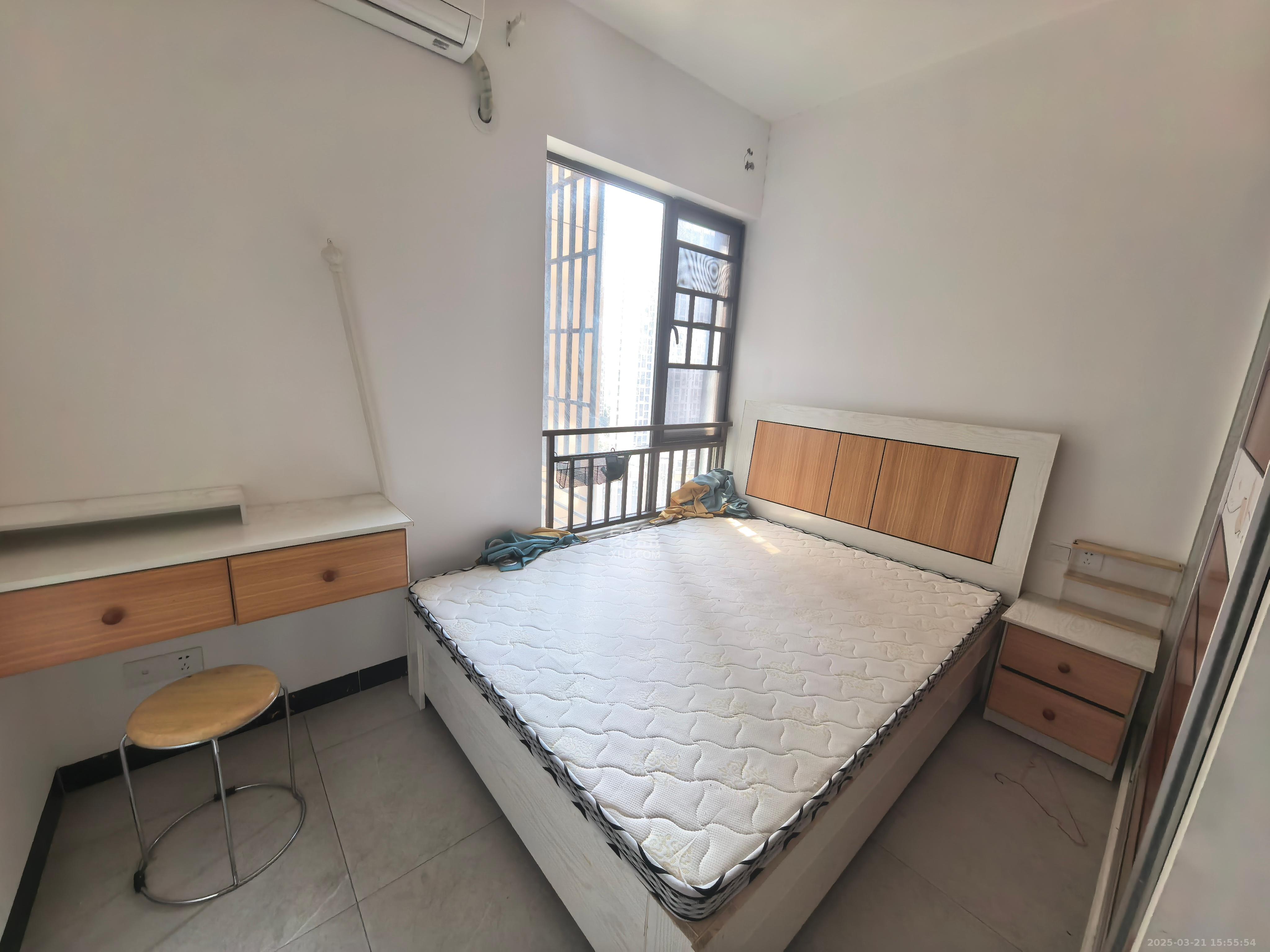 旭辉御府  3室2厅2卫   2600.00元/月室内图
