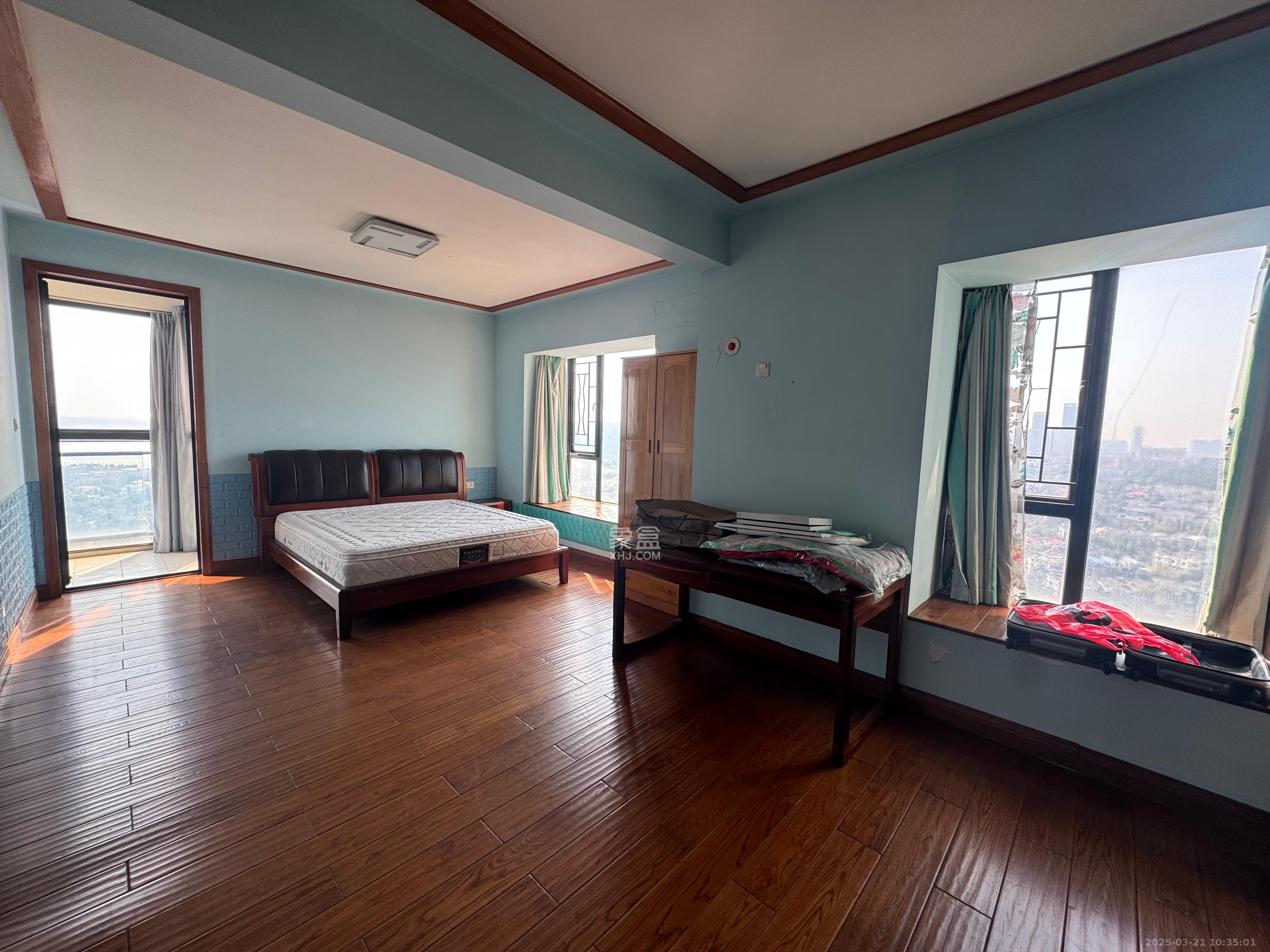 松雅湖金岸 3室2厅2卫 2500.0元/月 松雅湖金岸 3室2厅2卫 2500.0元/月室内图