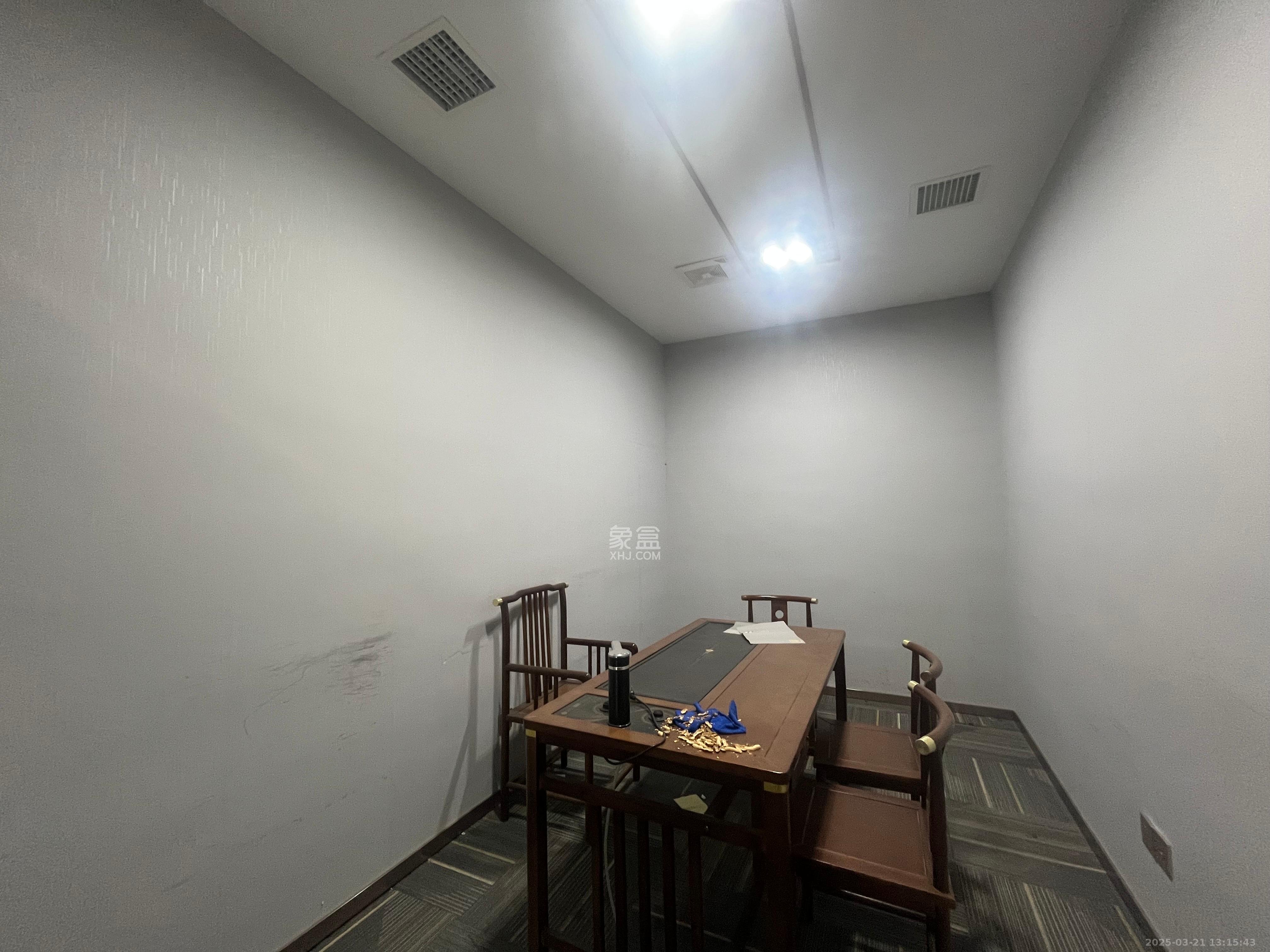 星城荣域   330.0㎡      12000.0元/月室内图