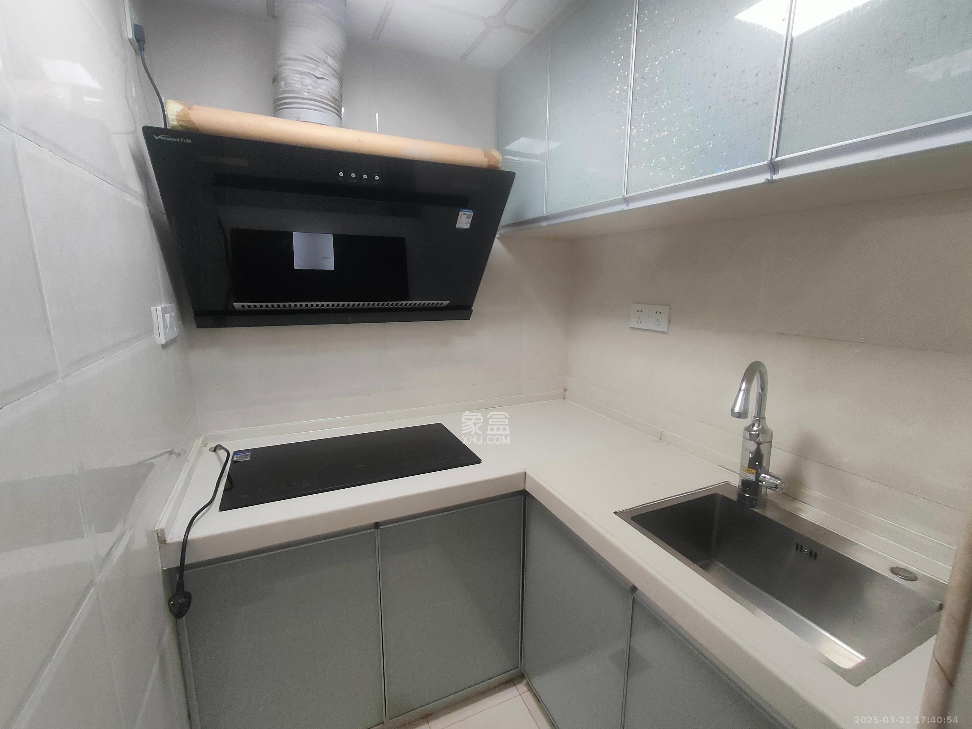 华龙家园(和泰家园) 3室2厅1卫 1500.0元/月 华龙家园(和泰家园) 3室2厅1卫 1500.0元/月室内图