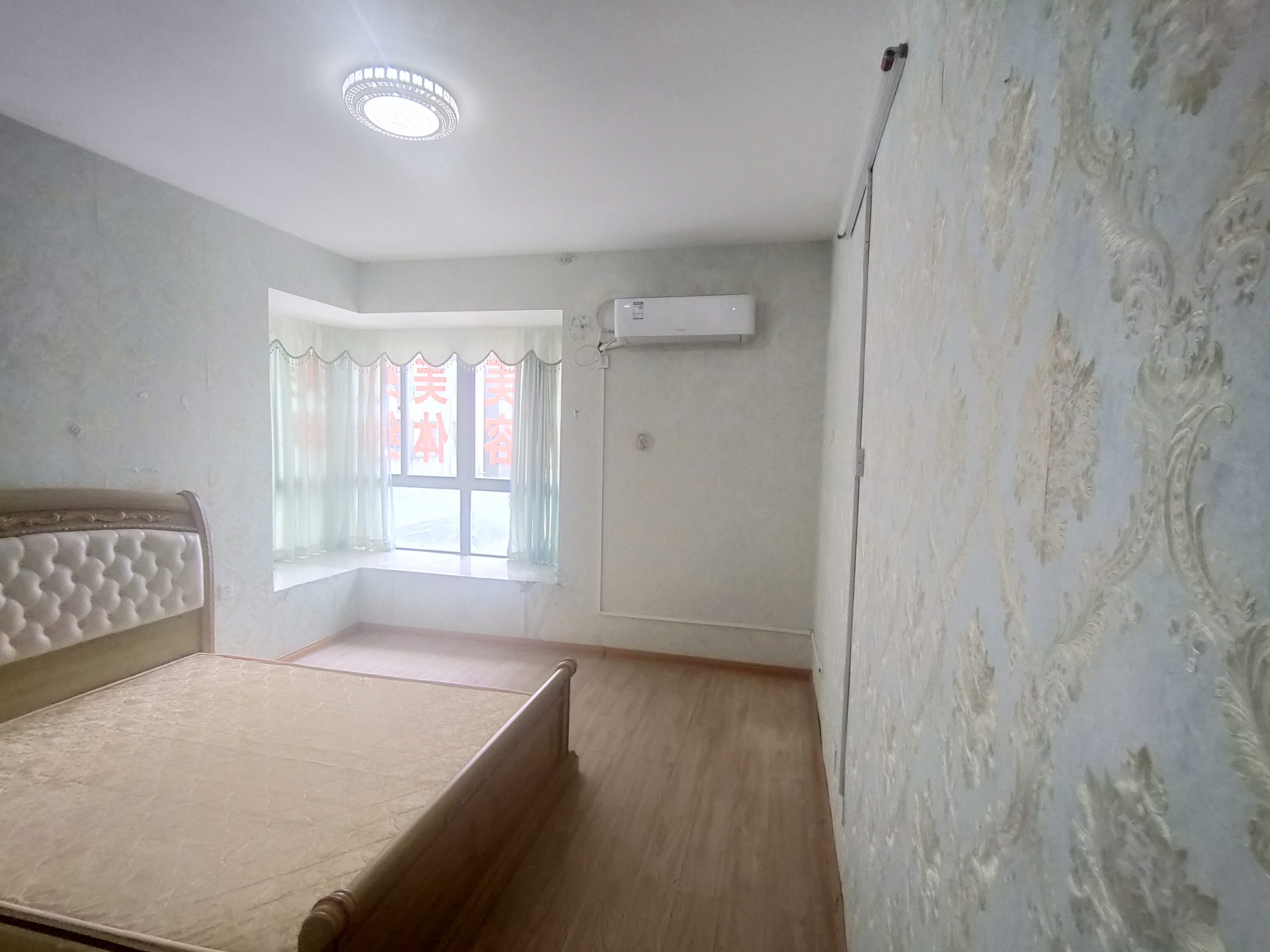 华荣府 2室1厅1卫 2500.0元/月 华荣府 2室1厅1卫 2500.0元/月室内图