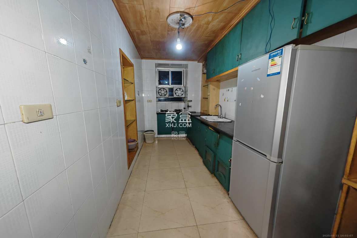 红旗雅居 3室2厅2卫 1700.0元/月 红旗雅居 3室2厅2卫 1700.0元/月室内图