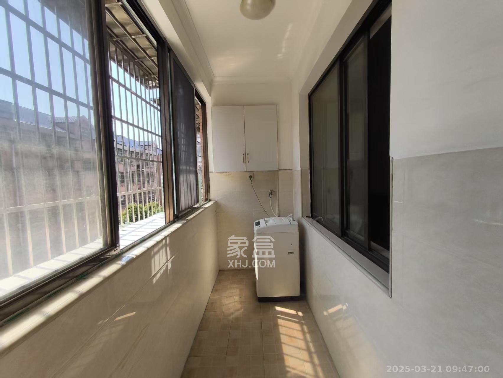新路小区  2室1厅1卫   1400.00元/月室内图