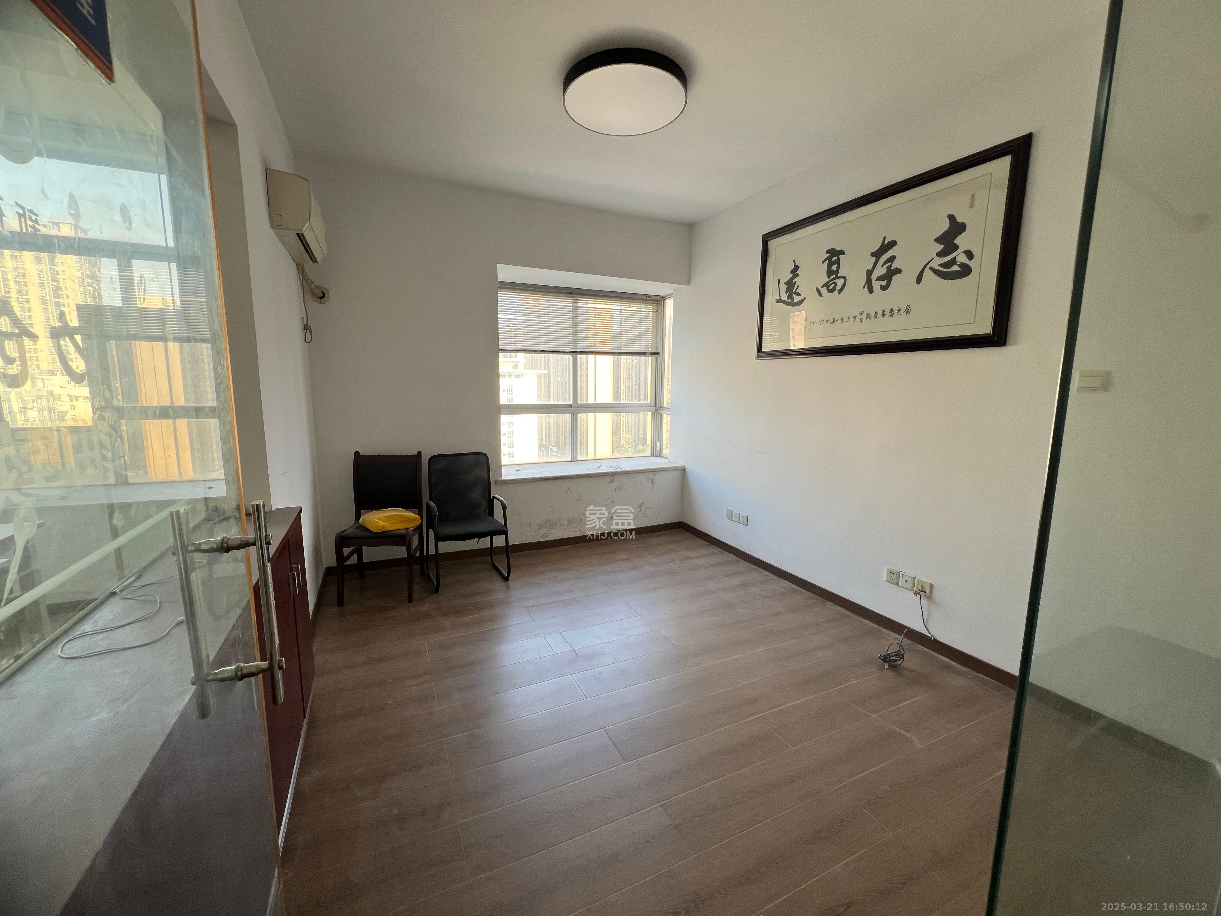 上河国际F座  3室2厅1卫   3500.00元/月室内图