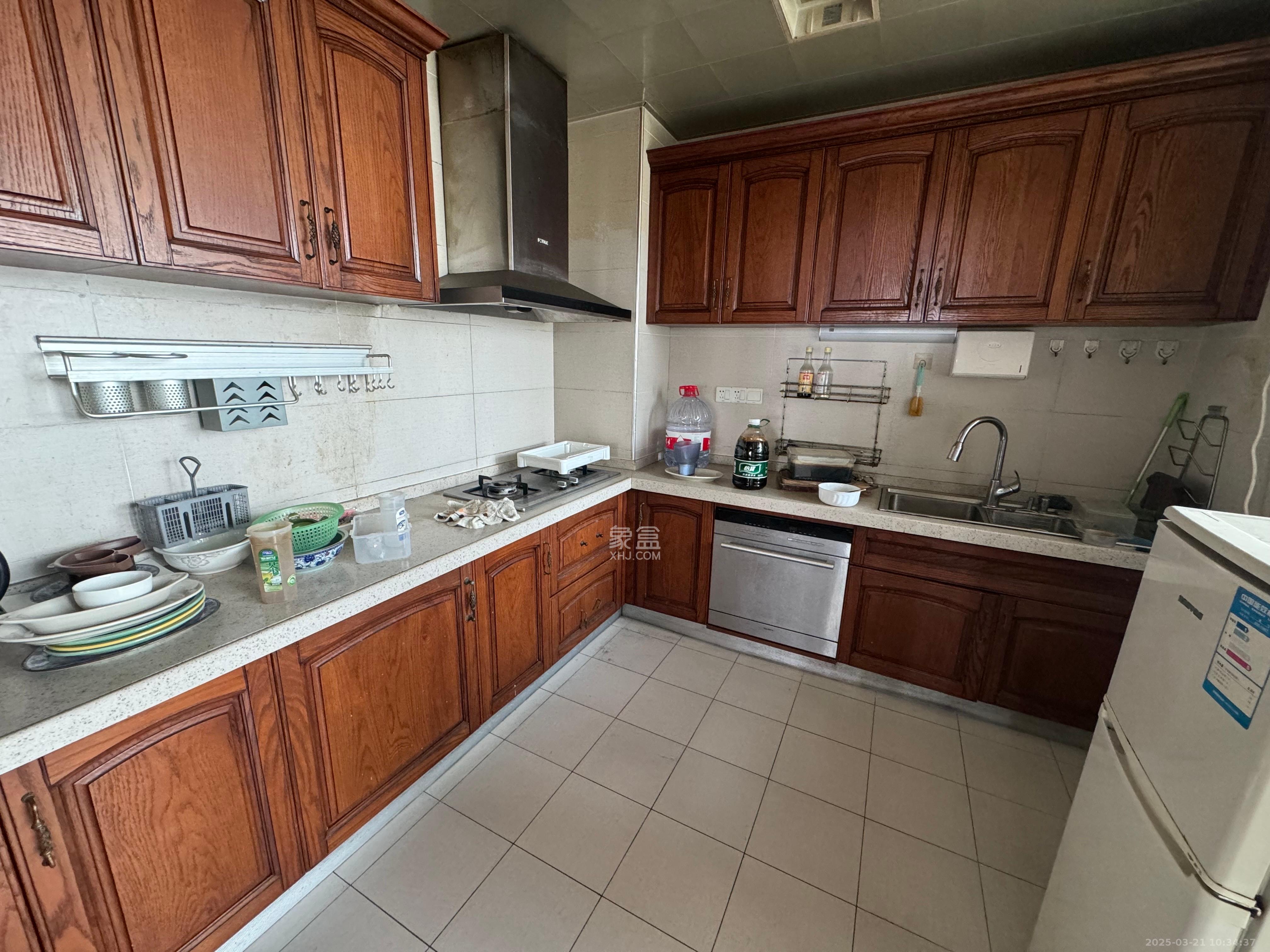 松雅湖金岸 3室2厅2卫 2500.0元/月 松雅湖金岸 3室2厅2卫 2500.0元/月室内图