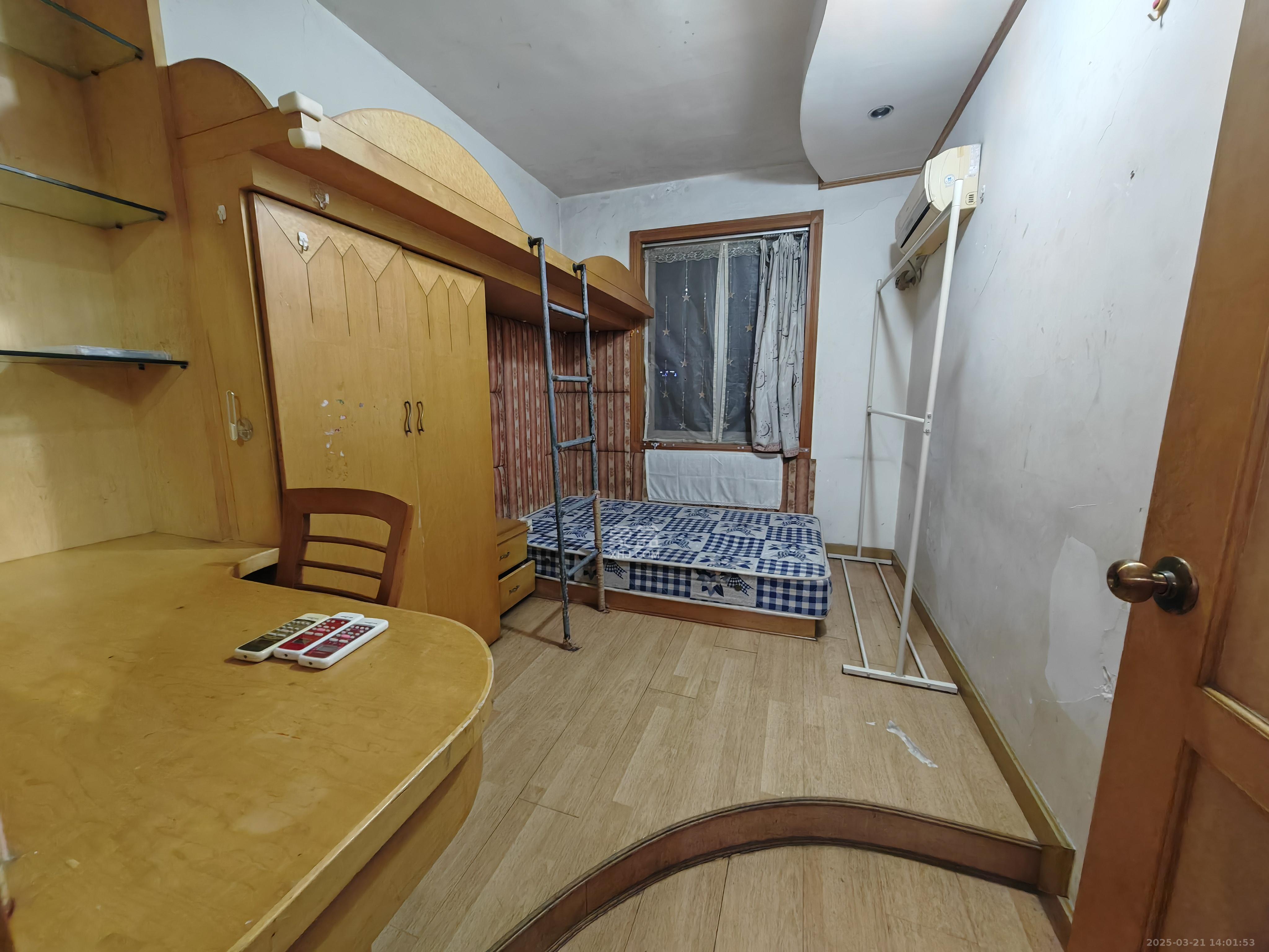 红旗雅居  3室2厅2卫   1700.00元/月室内图