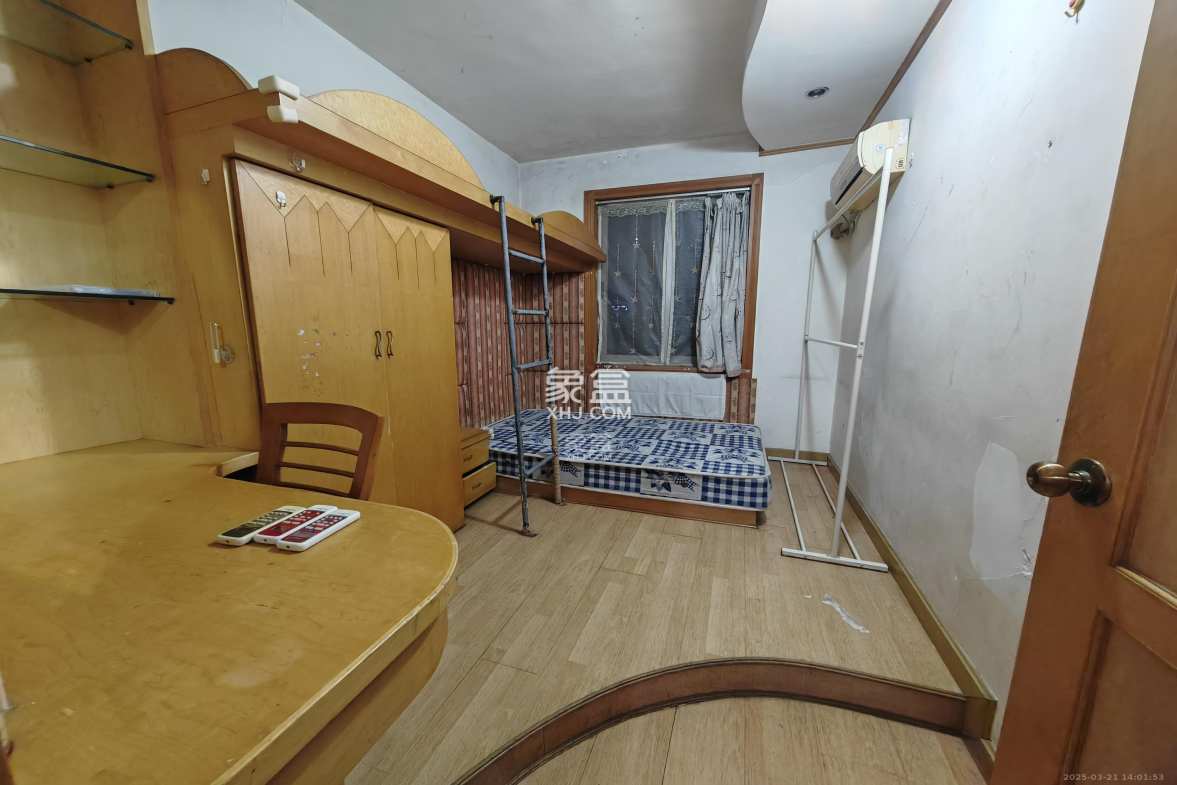 红旗雅居 3室2厅2卫 1700.0元/月 红旗雅居 3室2厅2卫 1700.0元/月室内图