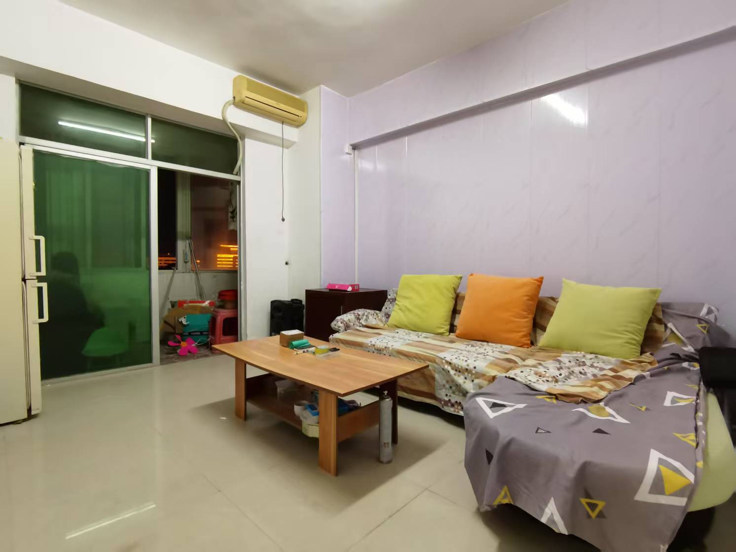 凤翔大厦 1室1厅1卫 1200.0元/月 凤翔大厦 1室1厅1卫 1200.0元/月室内图