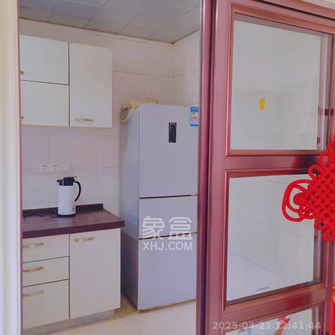 星邮小区  3室2厅2卫   1800.00元/月