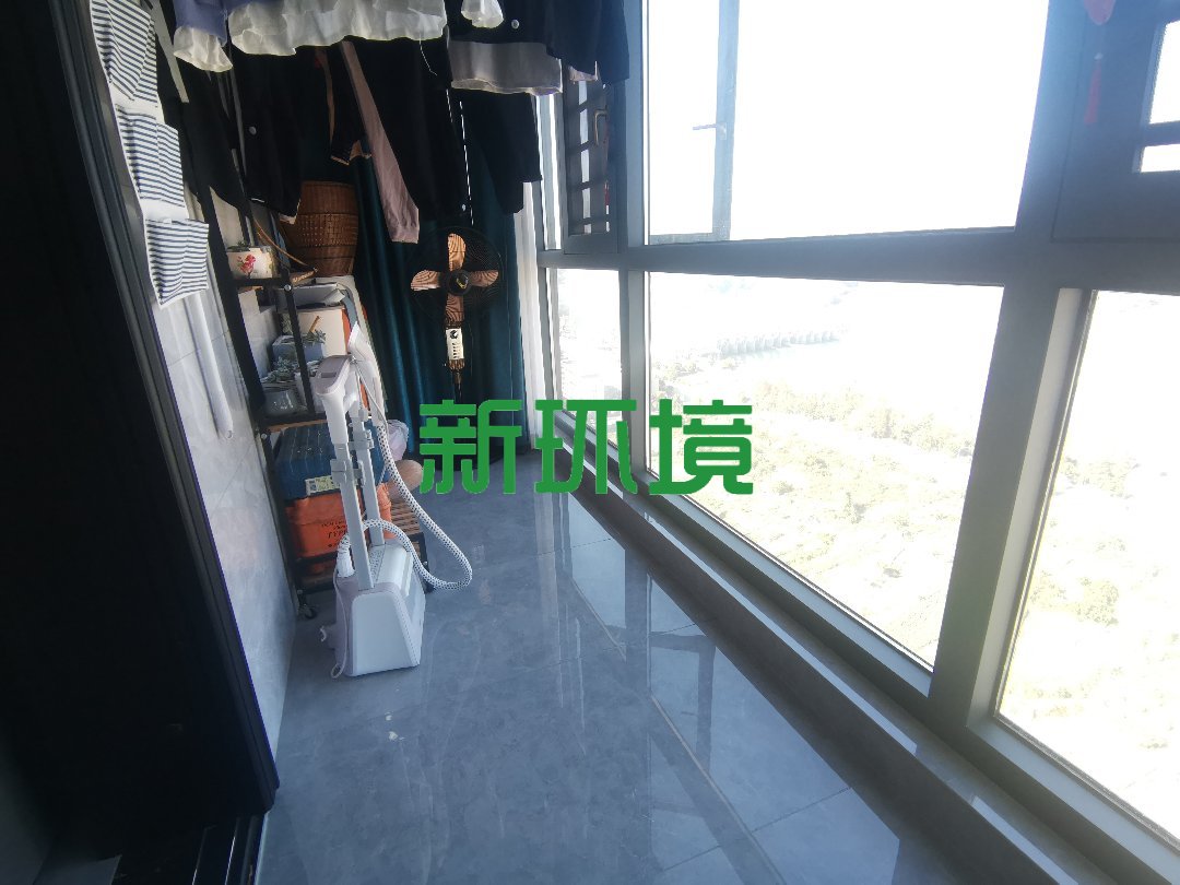 西溪凤凰城  4室2厅2卫   115.00万客厅