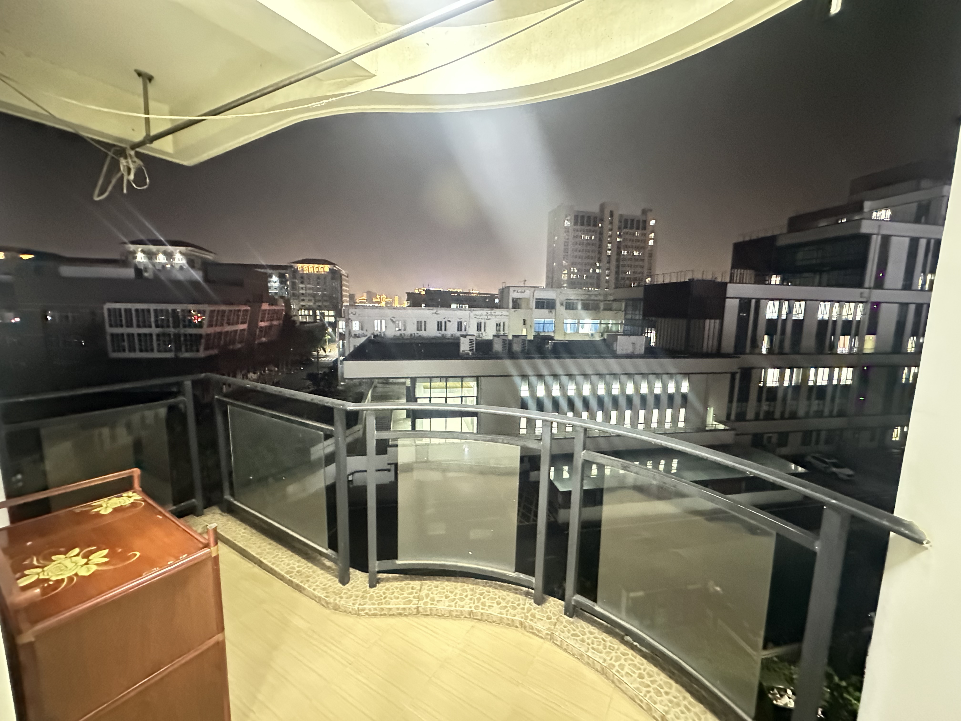 海悦国际  2室1厅1卫    2200.0元/月 海悦国际  2室1厅1卫    2200.0元/月室内图