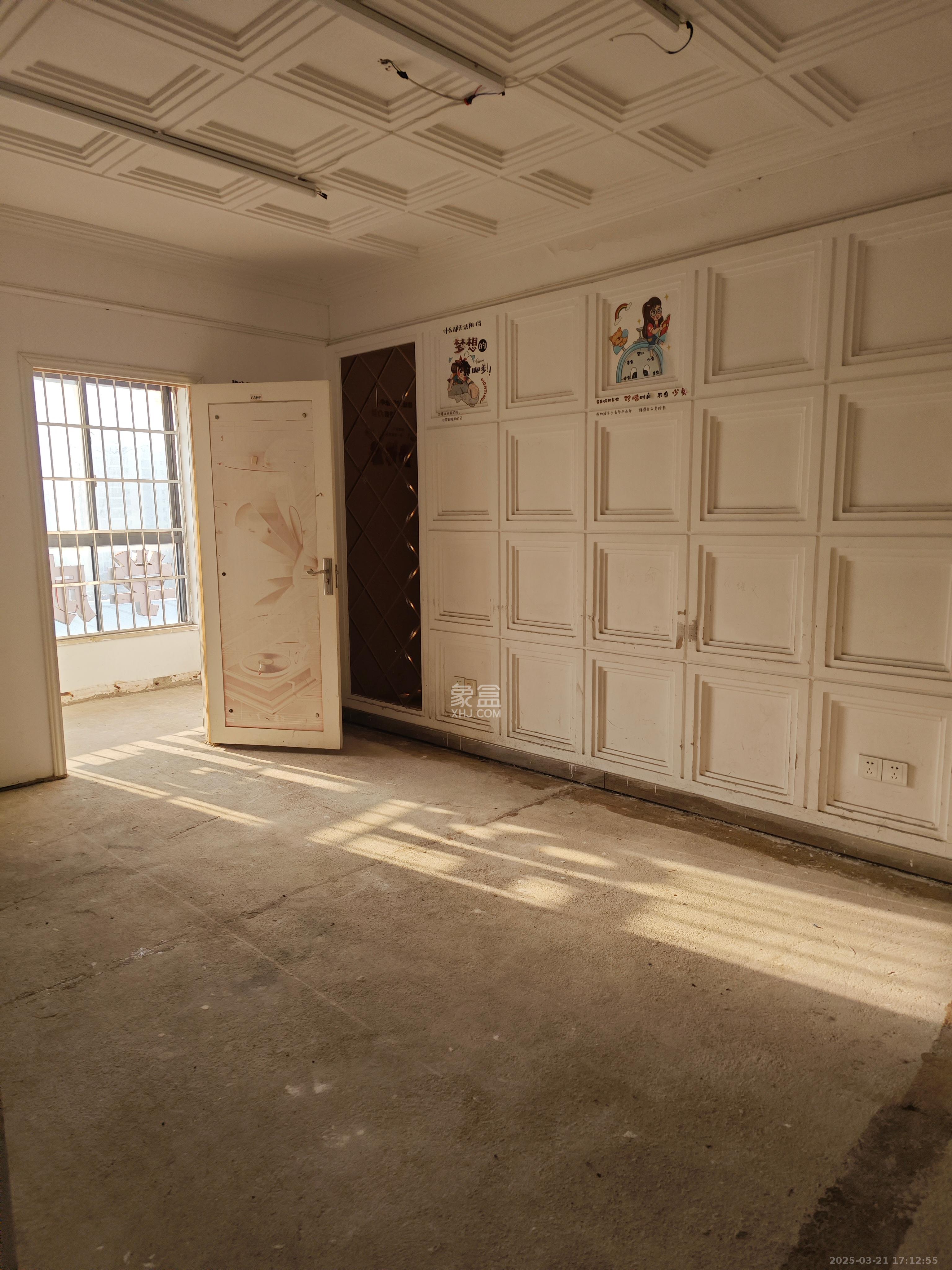 尚城 3室2厅1卫 2200.0元/月 尚城 3室2厅1卫 2200.0元/月室内图