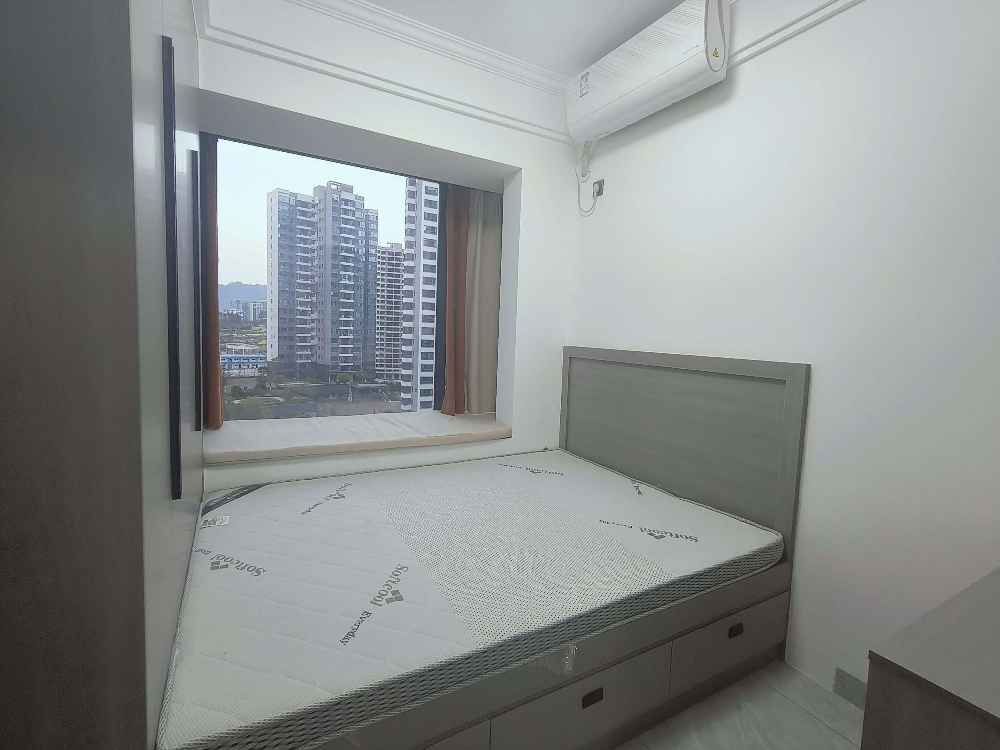 宁邦广场 4室2厅2卫 1500.0元/月 宁邦广场 4室2厅2卫 1500.0元/月室内图