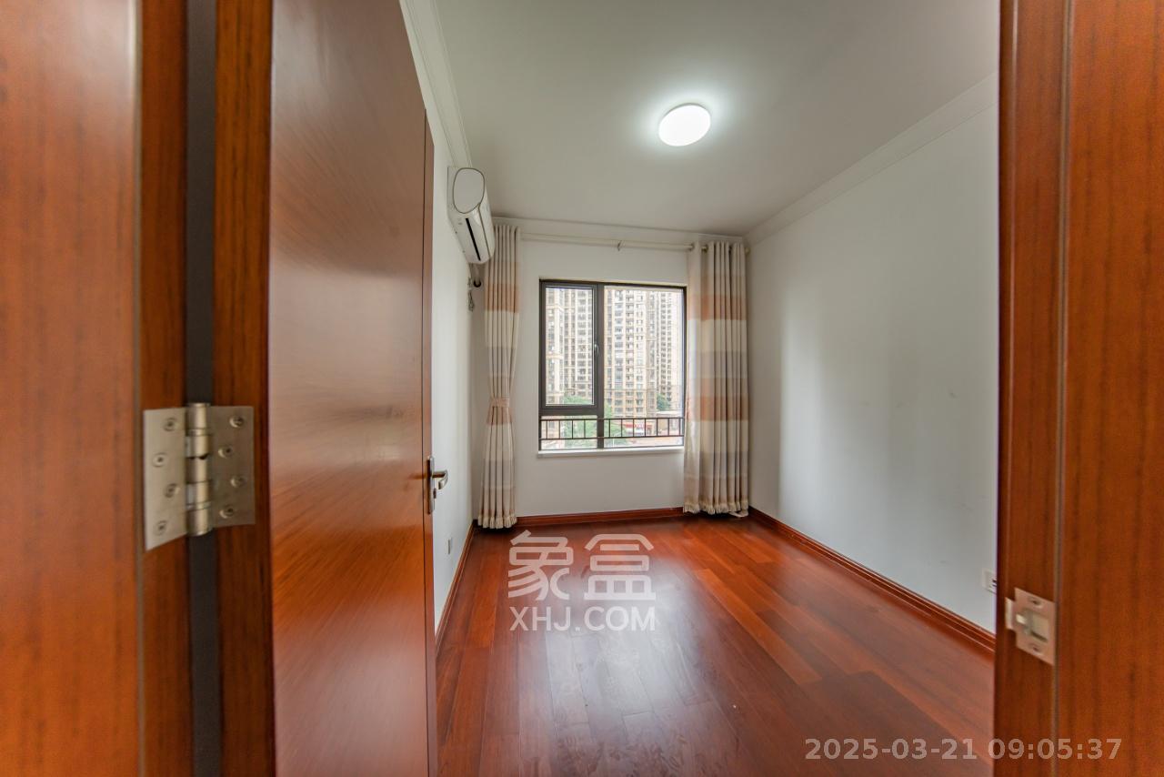 中海国际五期  4室2厅1卫    3000.0元/月 中海国际五期  4室2厅1卫    3000.0元/月室内图