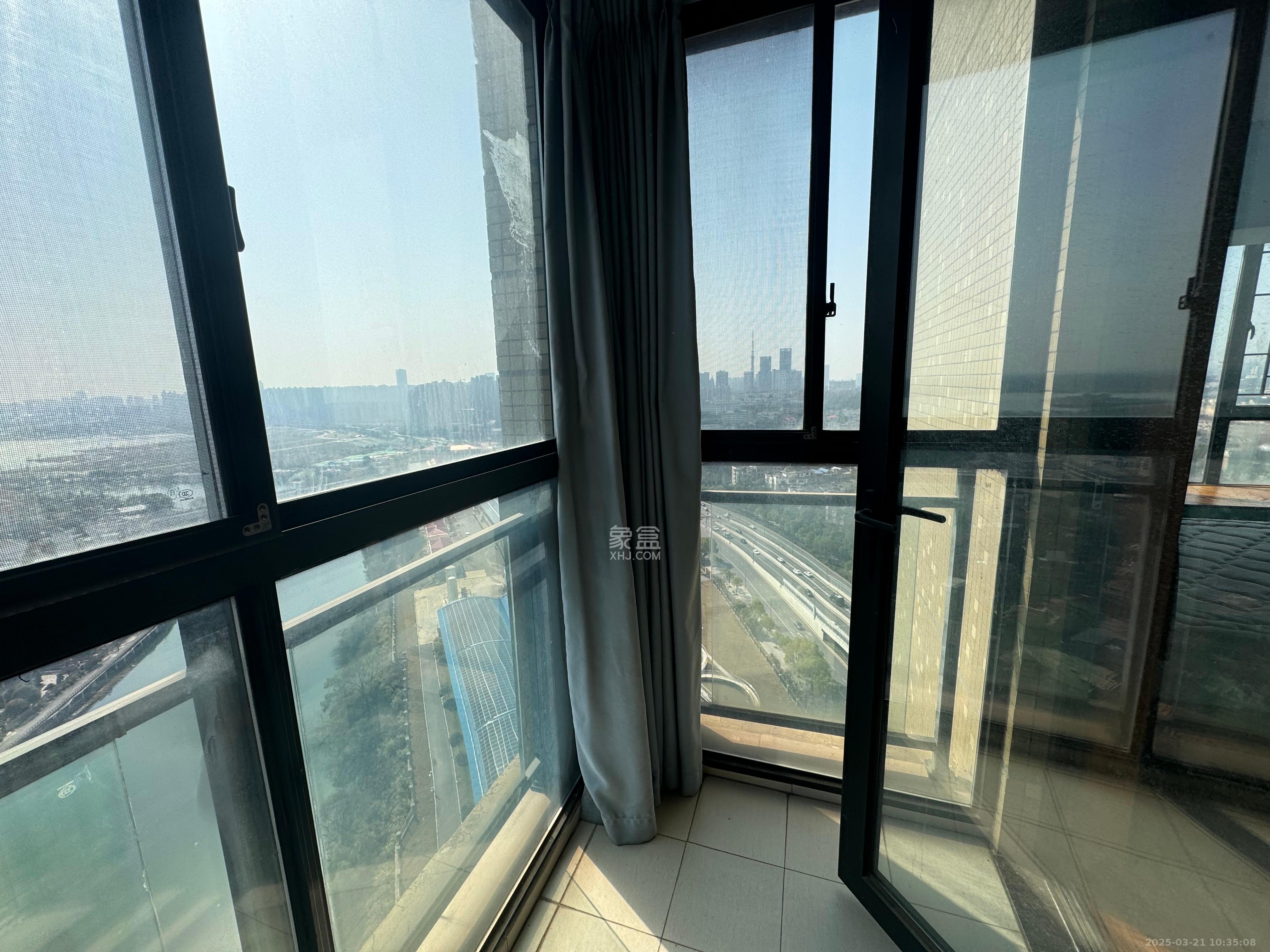 松雅湖金岸 3室2厅2卫 2500.0元/月 松雅湖金岸 3室2厅2卫 2500.0元/月室内图