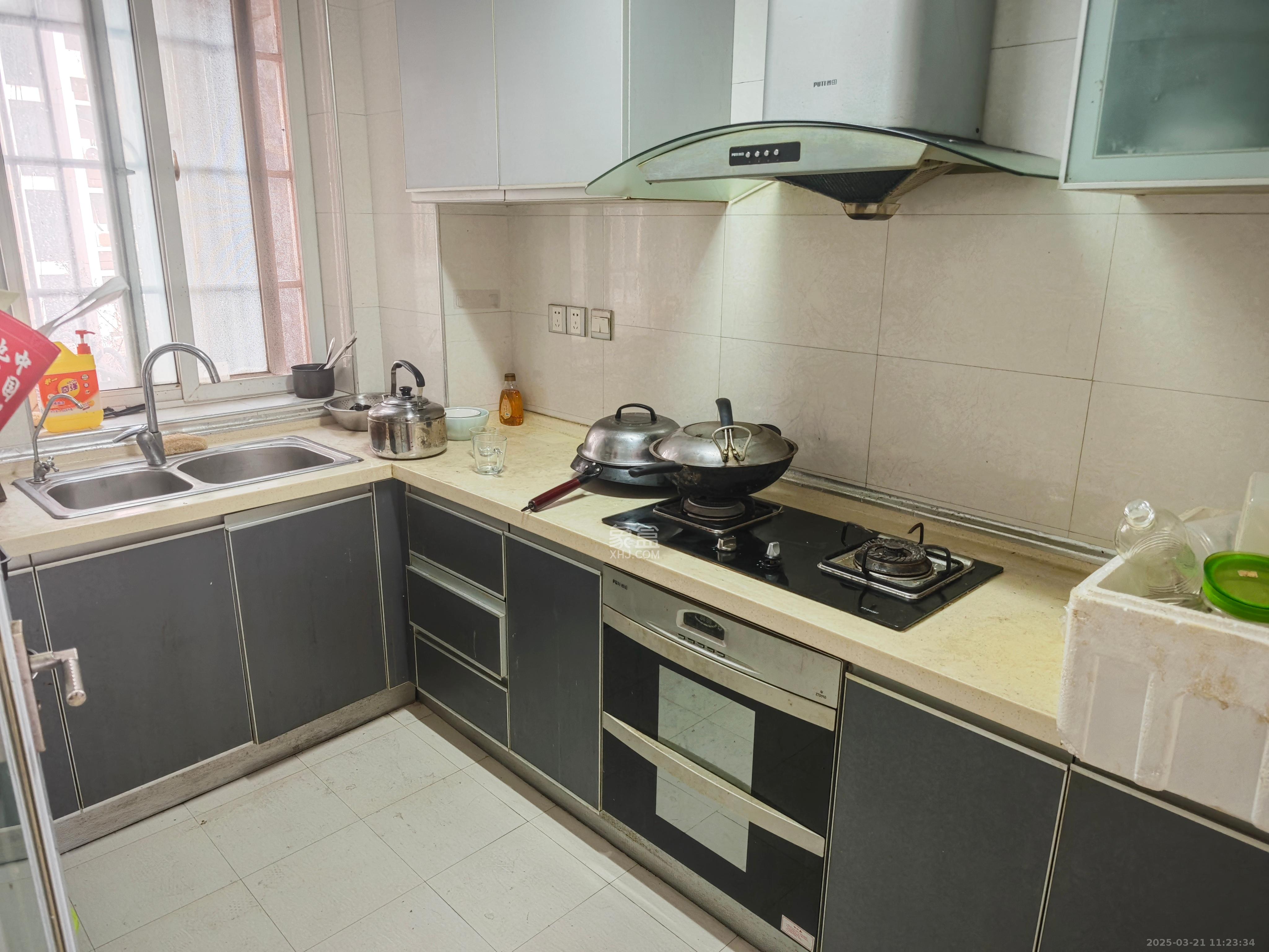 申奥美域  2室2厅2卫    2300.0元/月 申奥美域  2室2厅2卫    2300.0元/月室内图