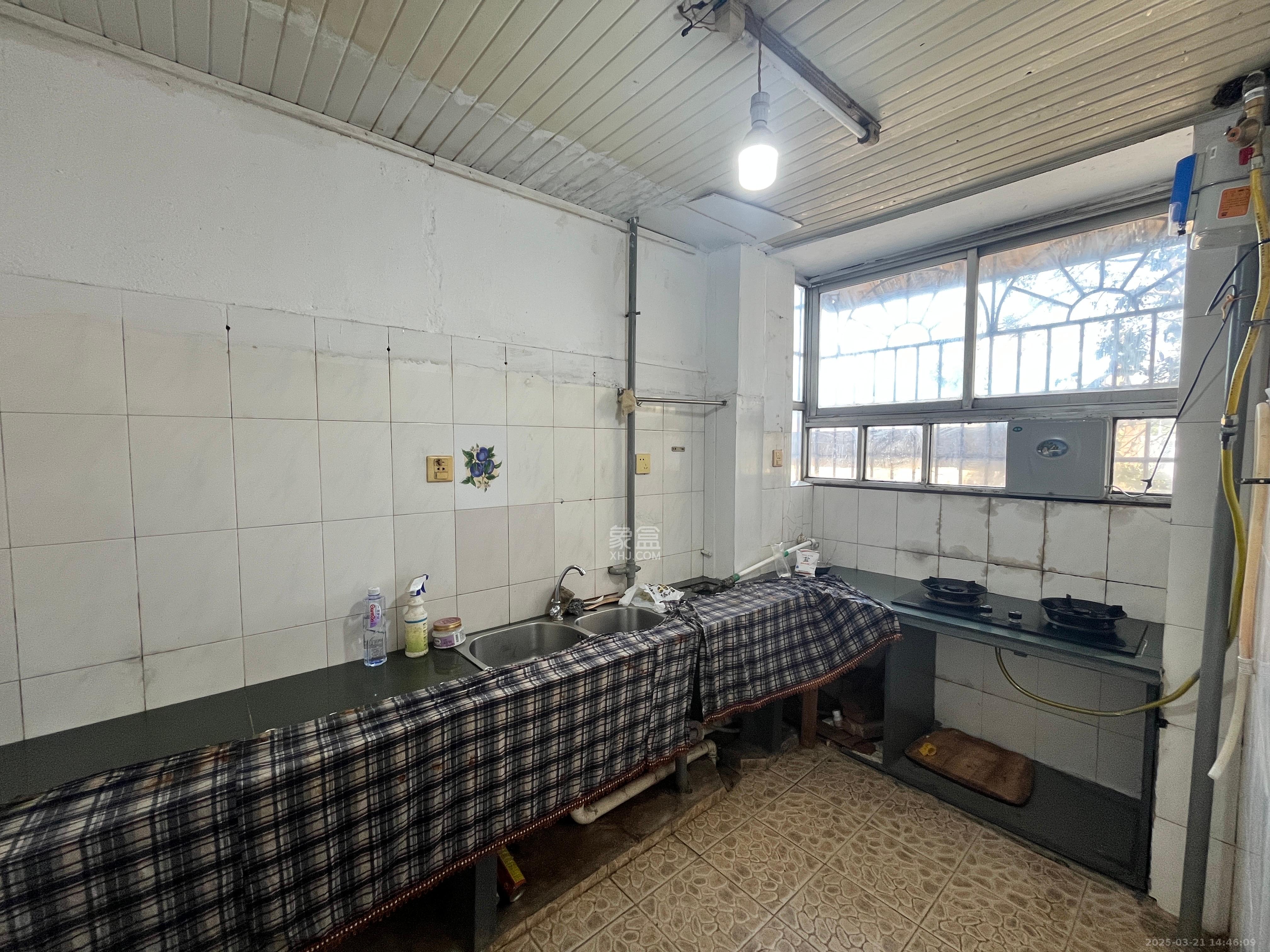 鴻福園  3室2廳2衛(wèi)   2800.00元/月室內(nèi)圖