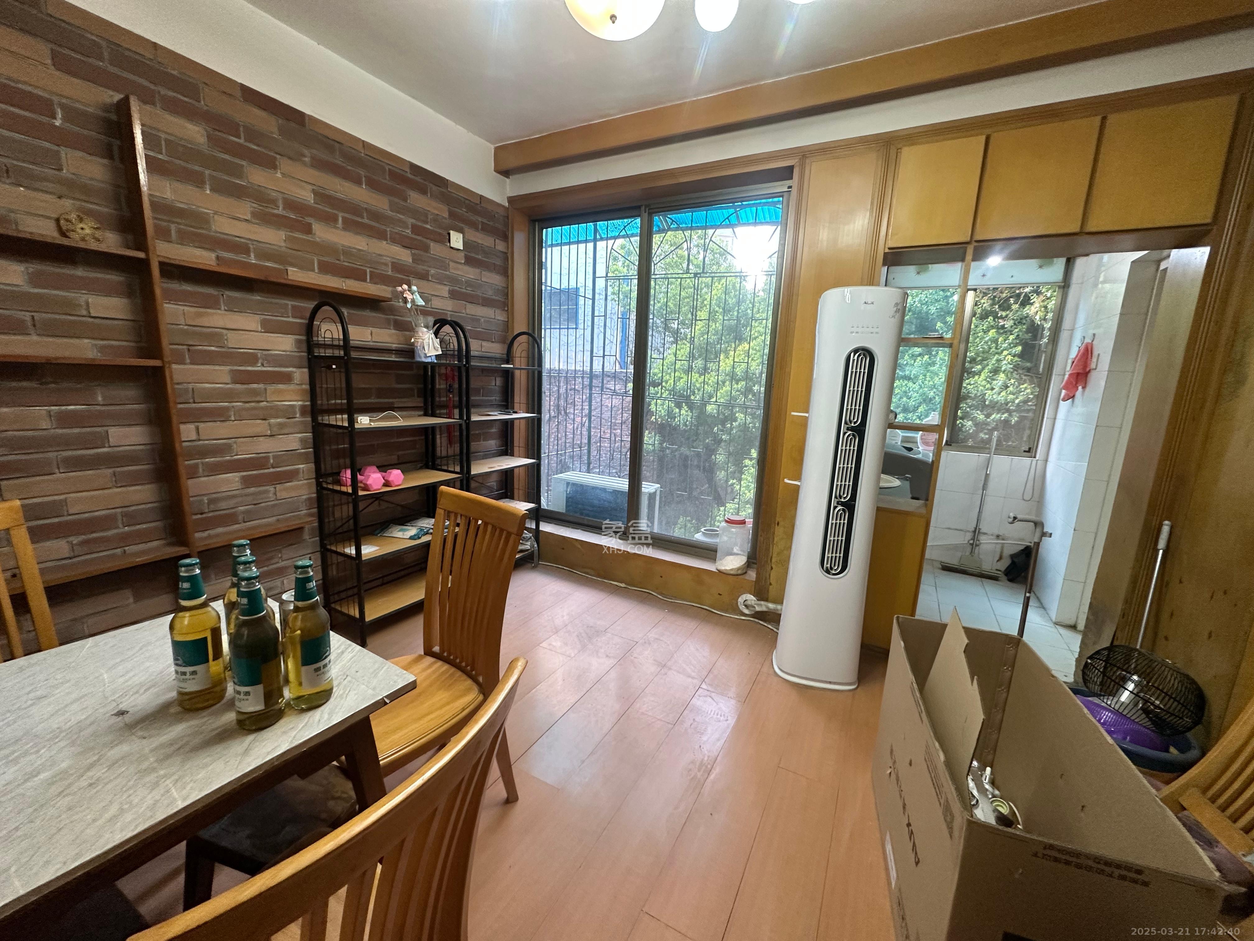 赤岗小区(一二三片) 2室2厅1卫 1900.0元/月 赤岗小区(一二三片) 2室2厅1卫 1900.0元/月室内图