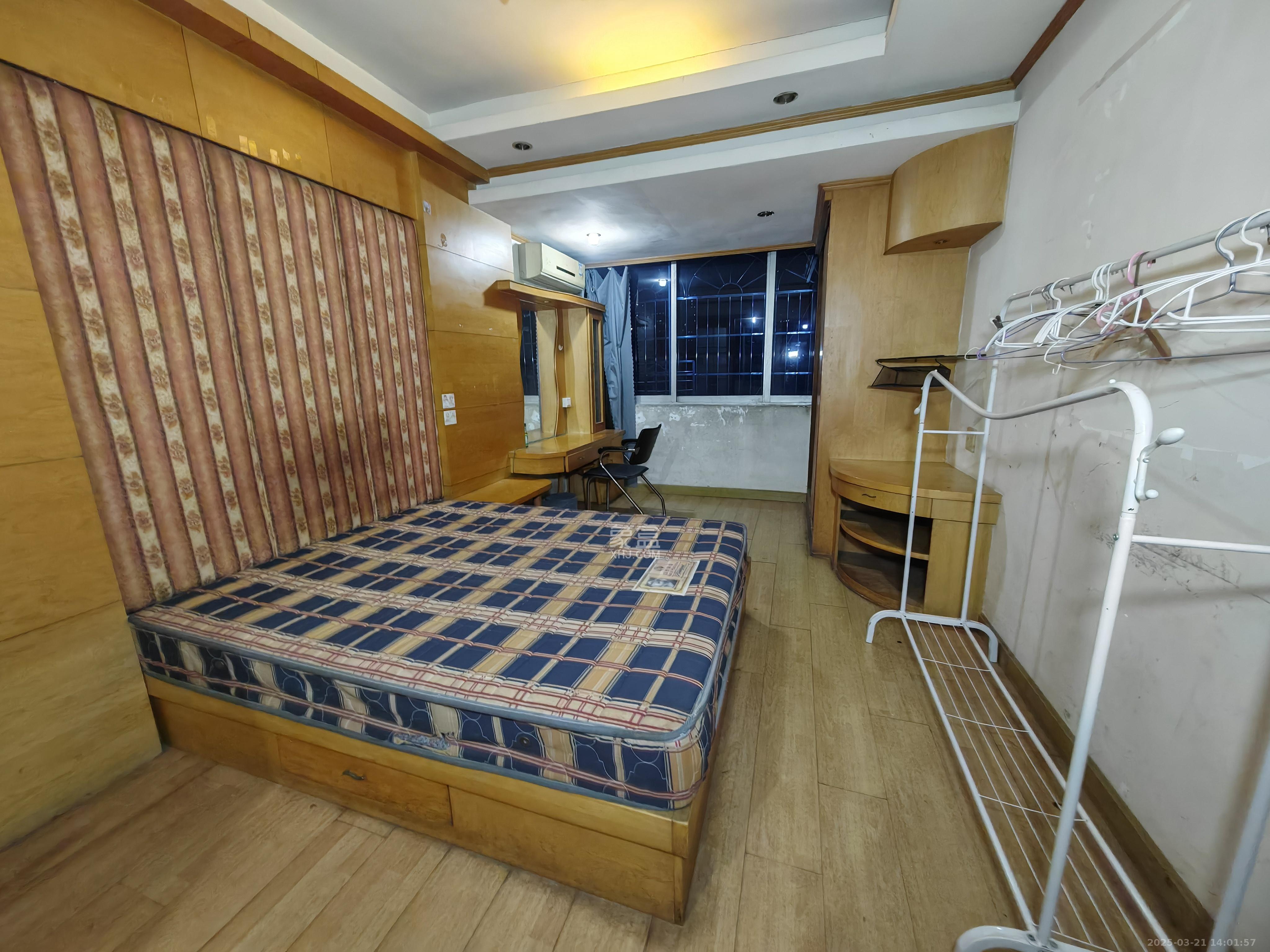 红旗雅居  3室2厅2卫   1700.00元/月室内图