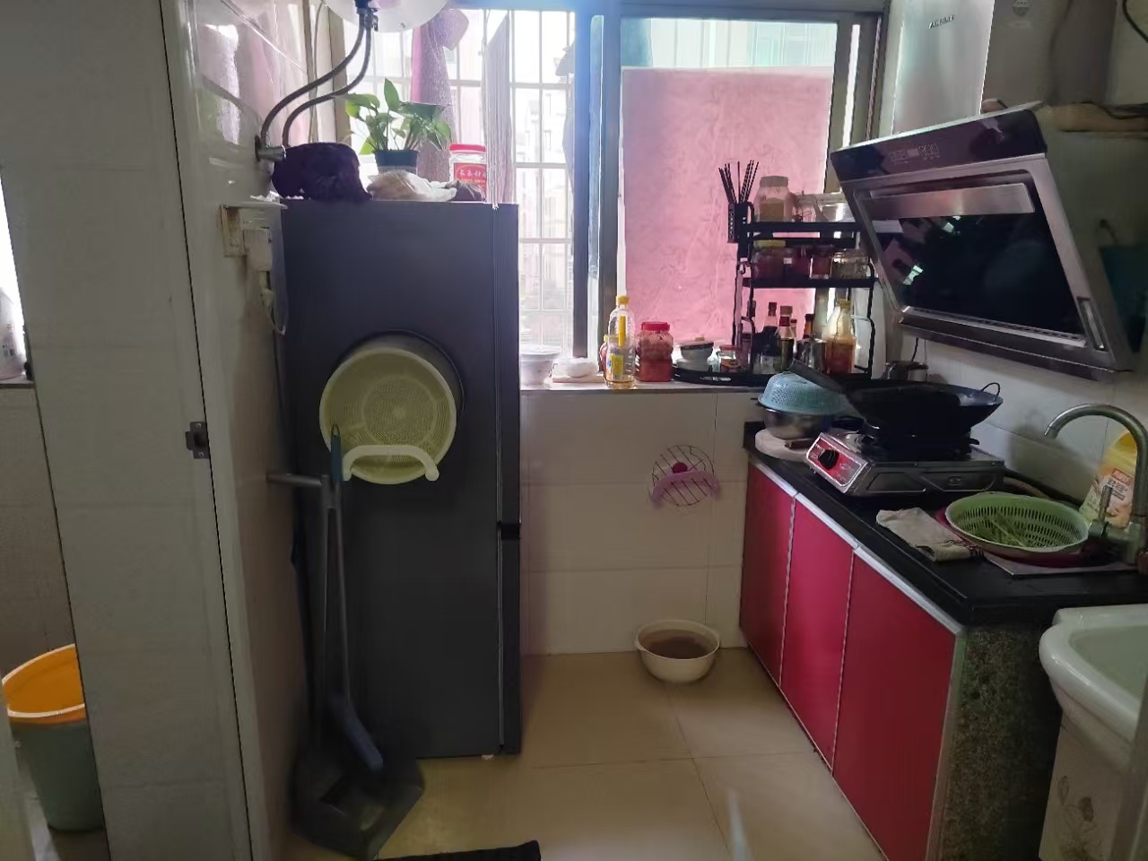 金塘小区  1室0厅1卫    800.0元/月 金塘小区  1室0厅1卫    800.0元/月室内图